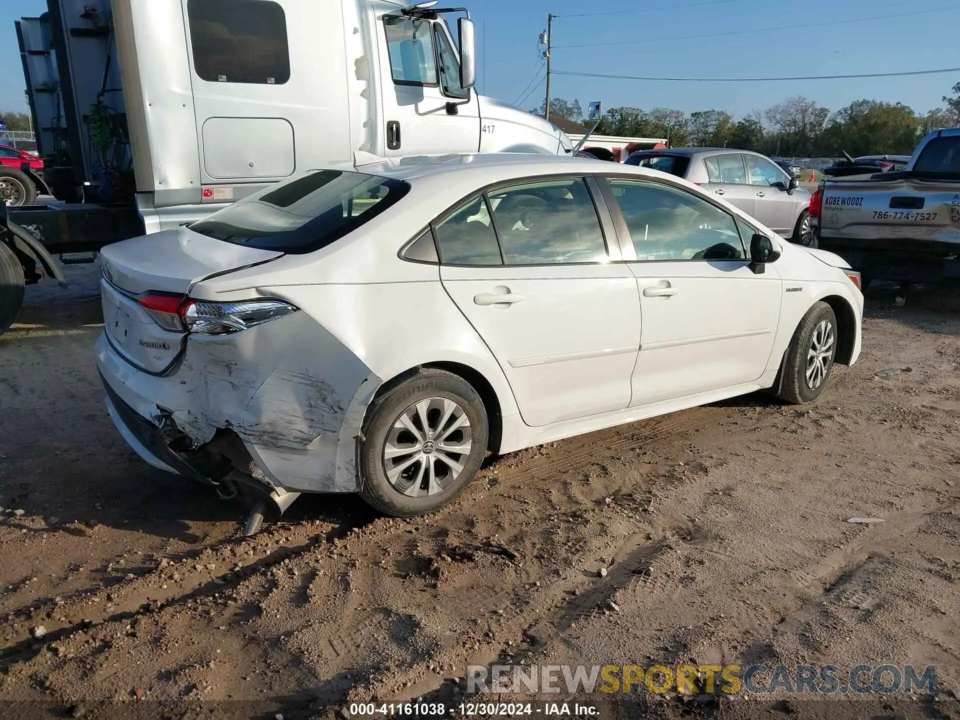 4 fotografías del automóvil dañado JTDEBRBE9LJ005841 TOYOTA COROLLA 2020