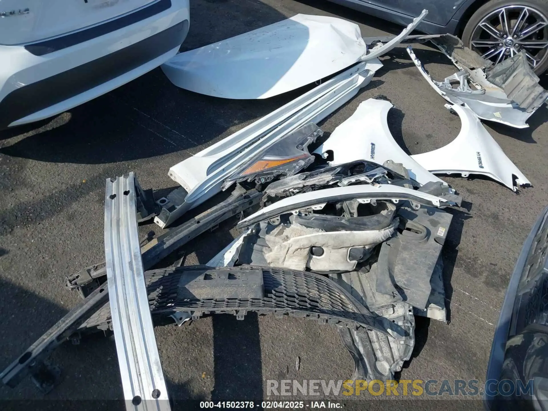12 fotografías del automóvil dañado JTDEBRBE9LJ006424 TOYOTA COROLLA 2020