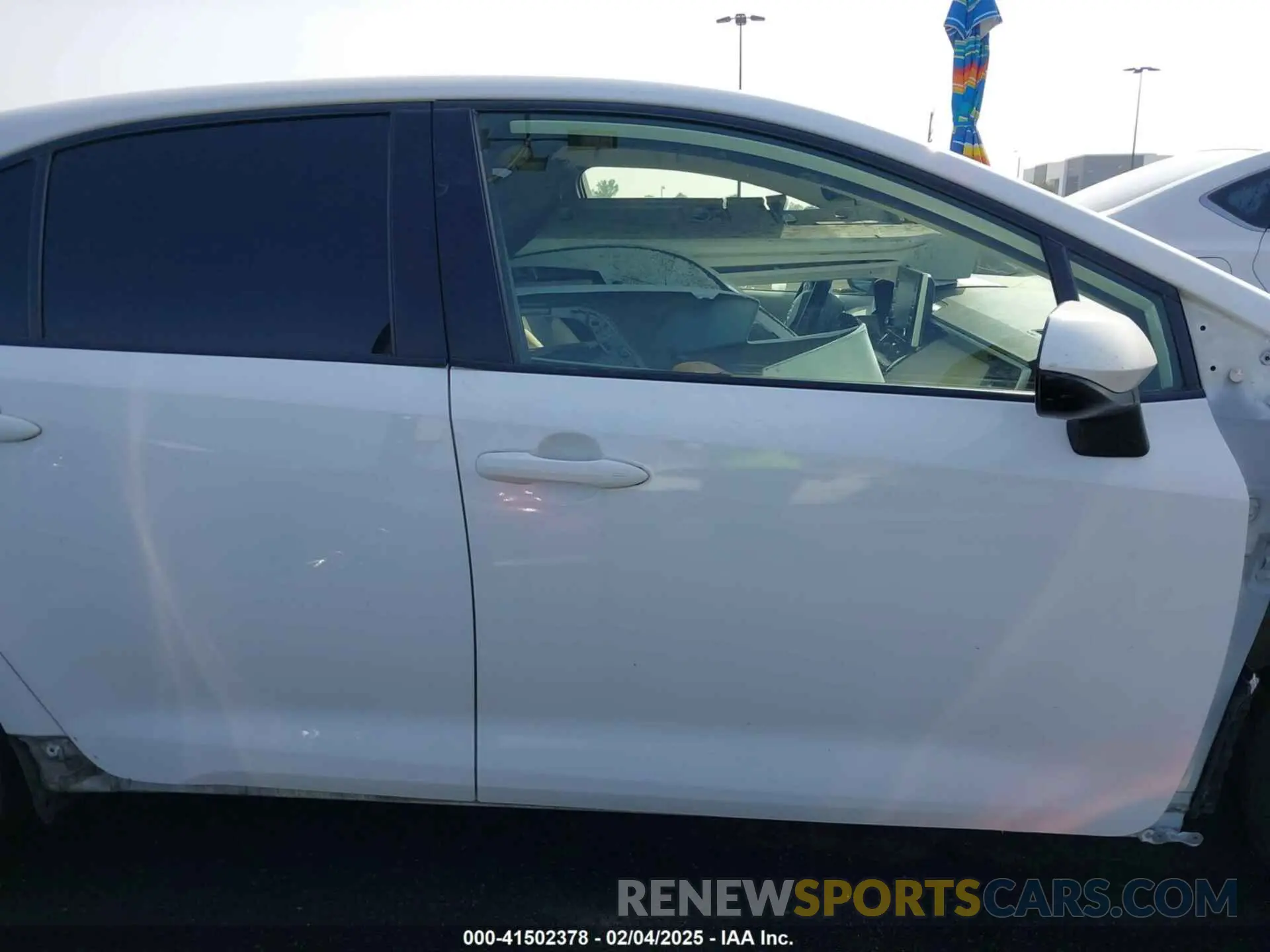 14 fotografías del automóvil dañado JTDEBRBE9LJ006424 TOYOTA COROLLA 2020