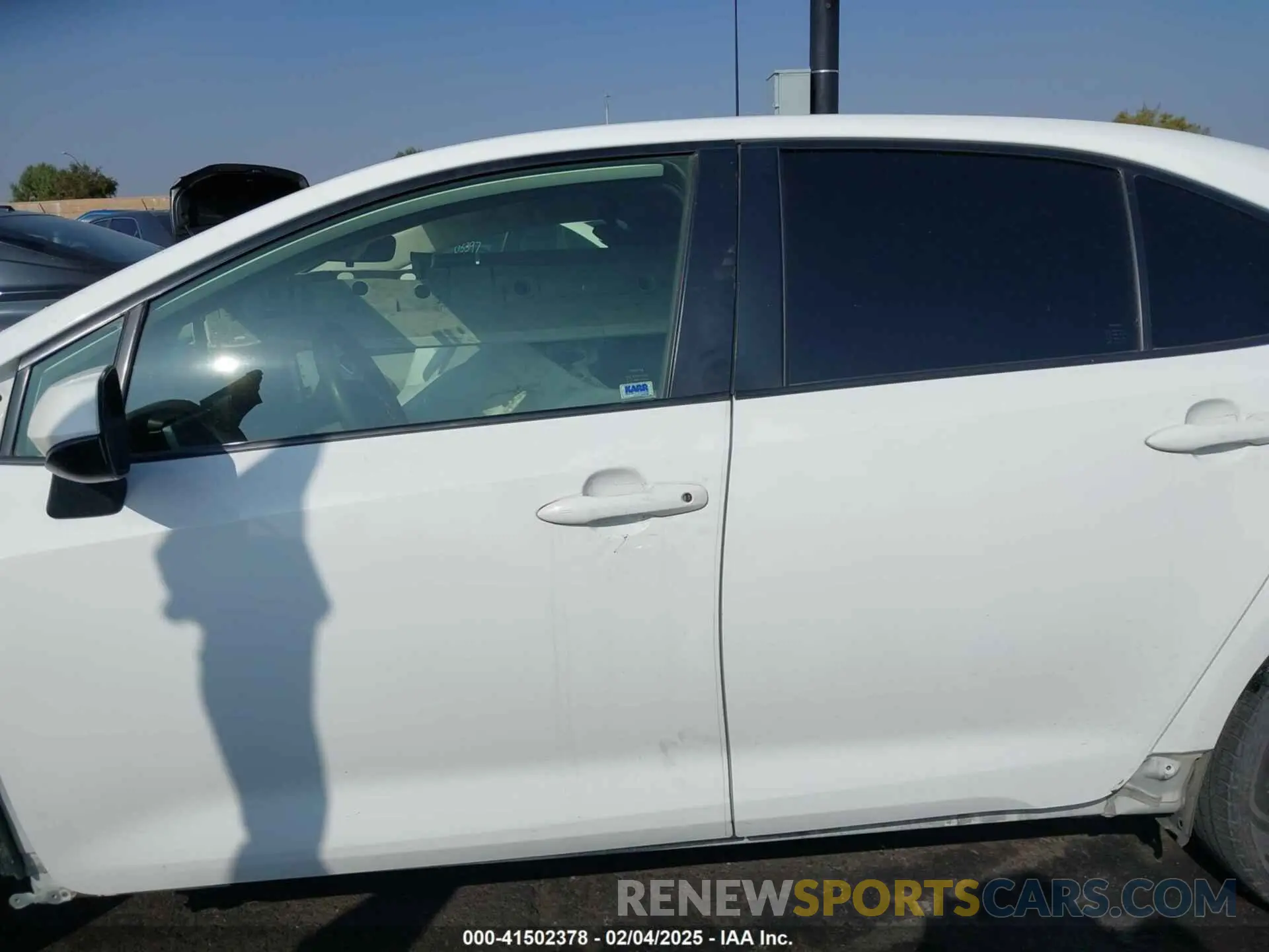 15 fotografías del automóvil dañado JTDEBRBE9LJ006424 TOYOTA COROLLA 2020