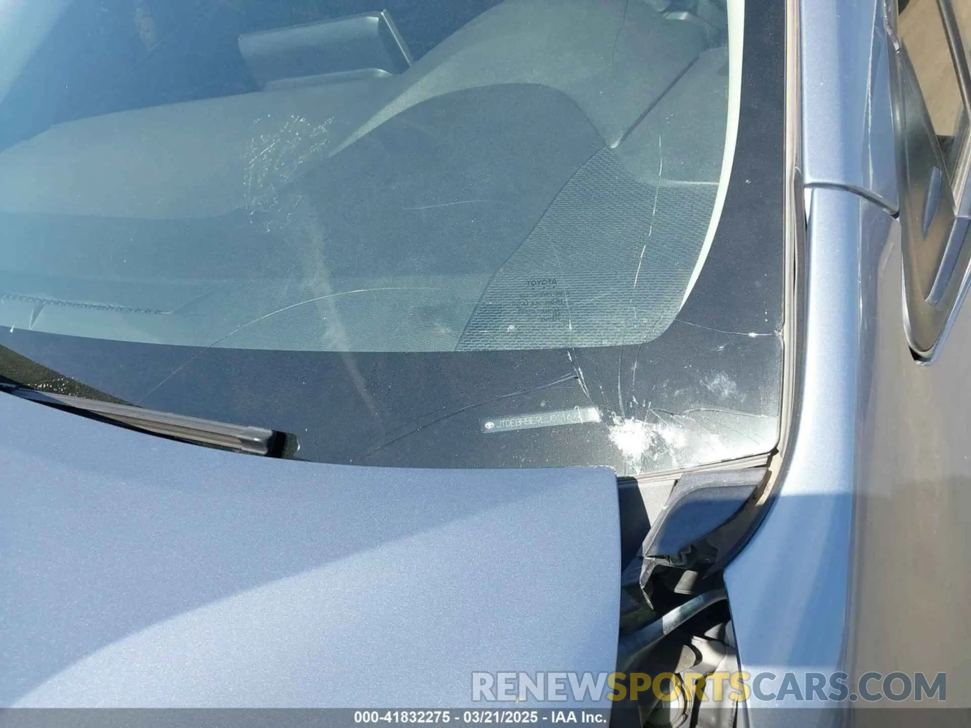 18 fotografías del automóvil dañado JTDEBRBE9LJ011672 TOYOTA COROLLA 2020