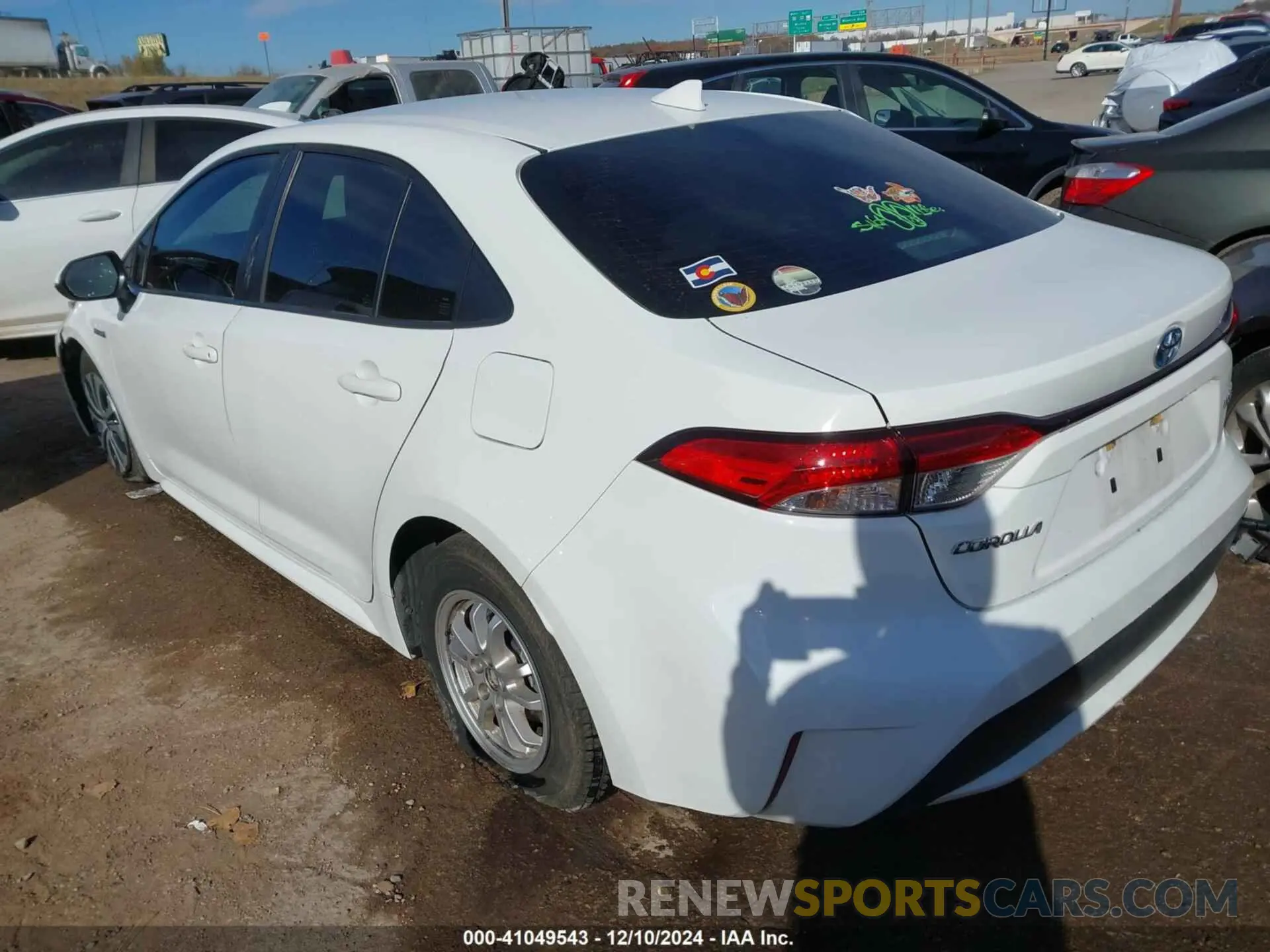 3 fotografías del automóvil dañado JTDEBRBE9LJ014295 TOYOTA COROLLA 2020