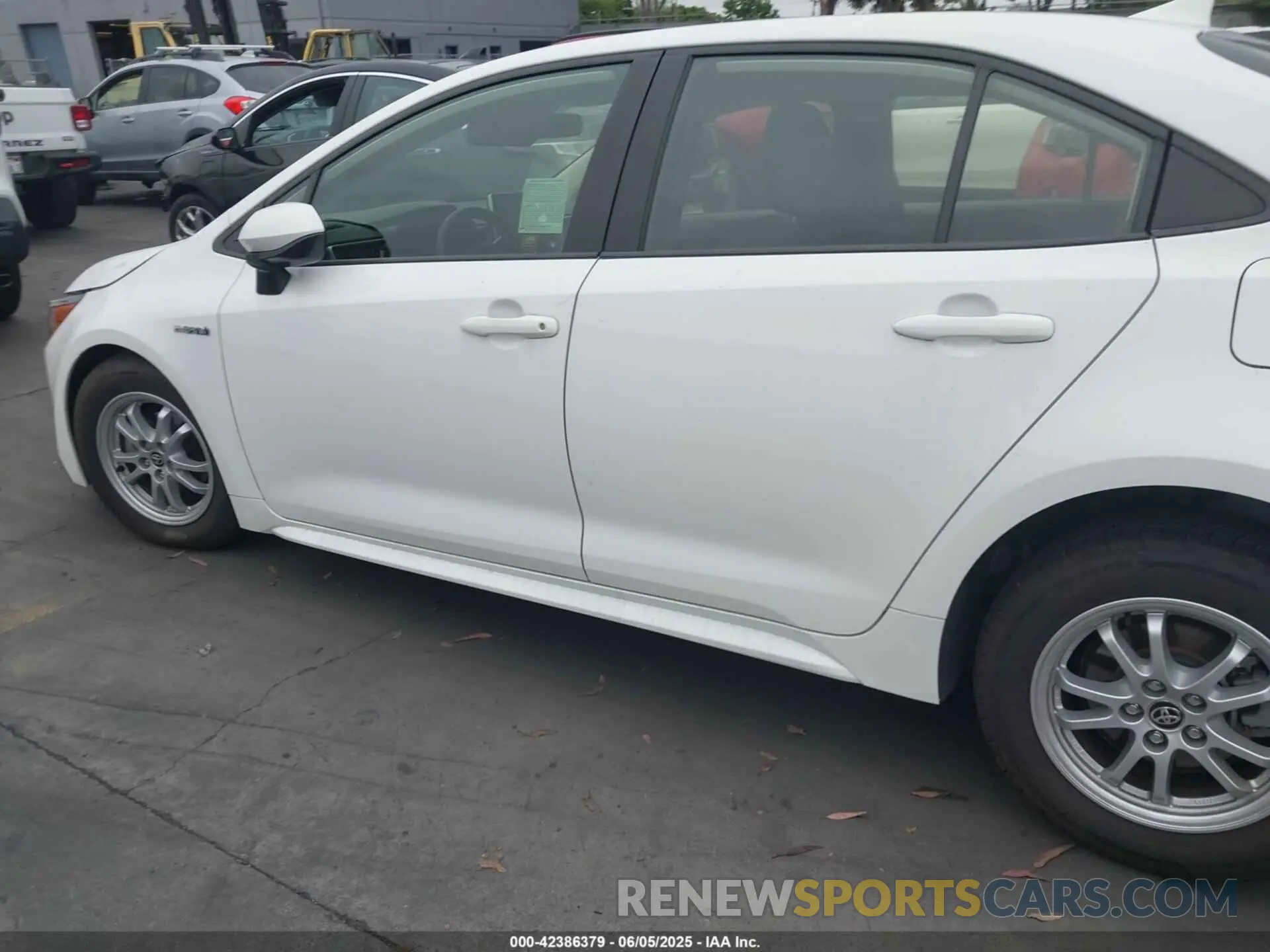 14 fotografías del automóvil dañado JTDEBRBE9LJ014457 TOYOTA COROLLA 2020