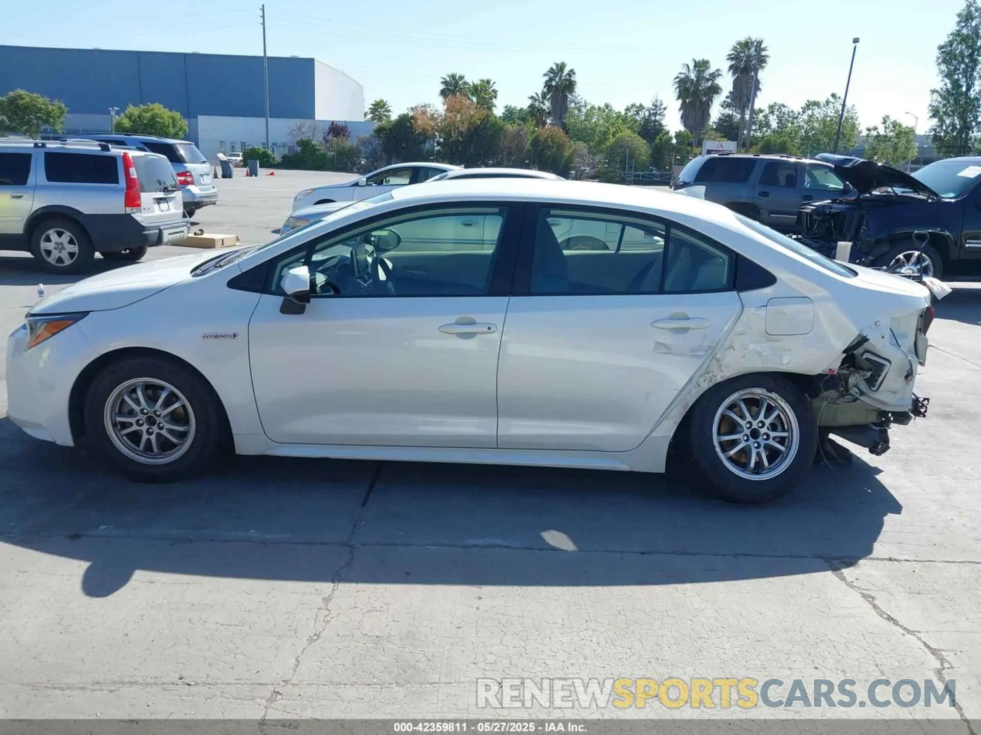 15 fotografías del automóvil dañado JTDEBRBE9LJ015060 TOYOTA COROLLA 2020