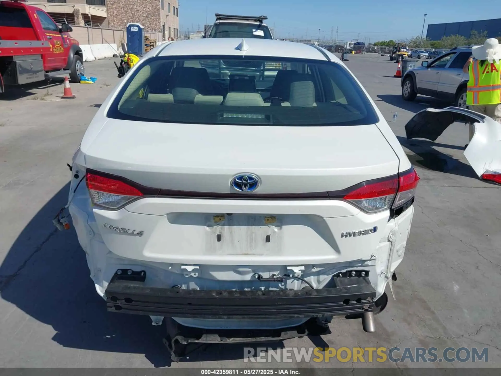 17 fotografías del automóvil dañado JTDEBRBE9LJ015060 TOYOTA COROLLA 2020