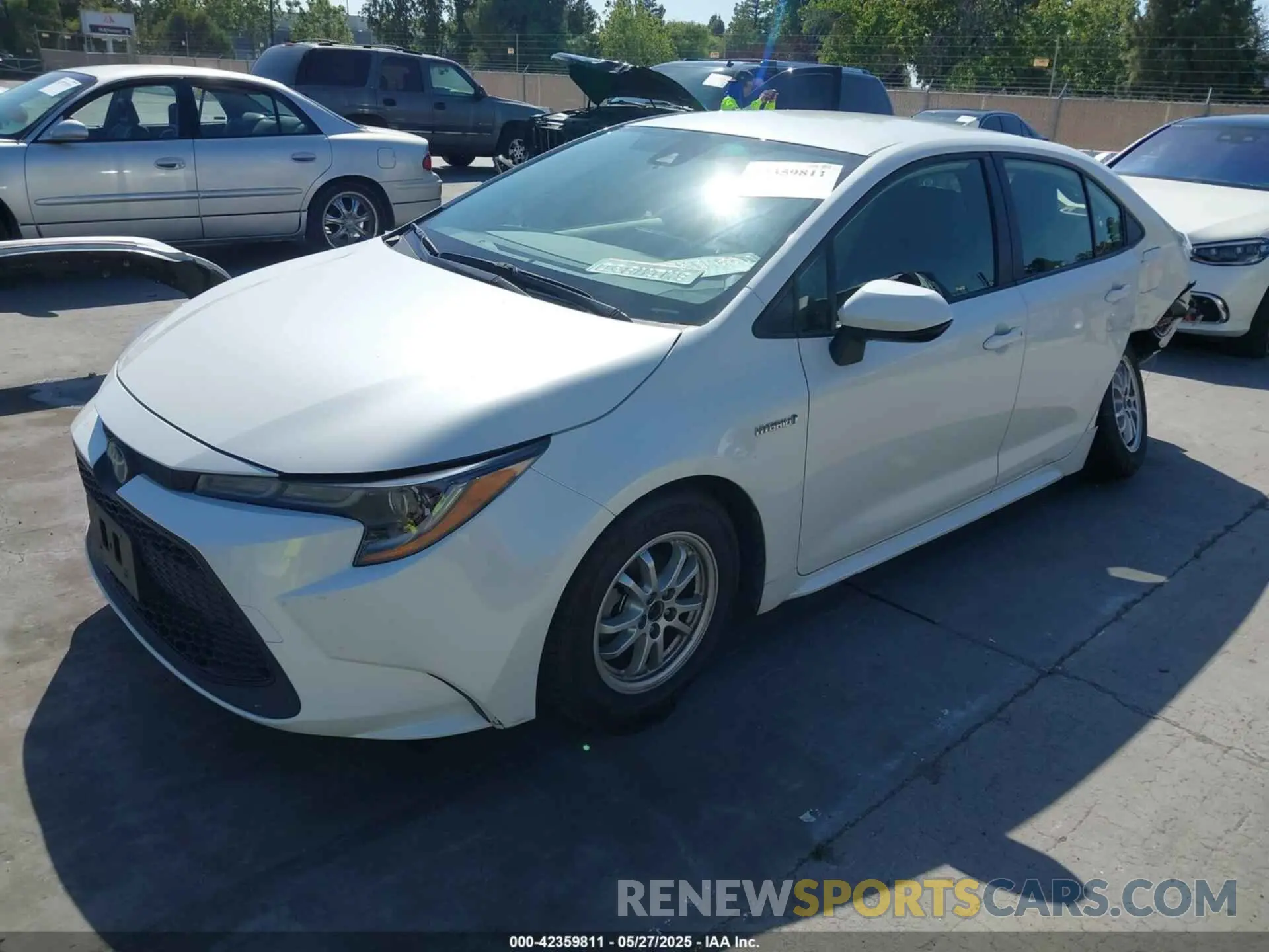 2 fotografías del automóvil dañado JTDEBRBE9LJ015060 TOYOTA COROLLA 2020