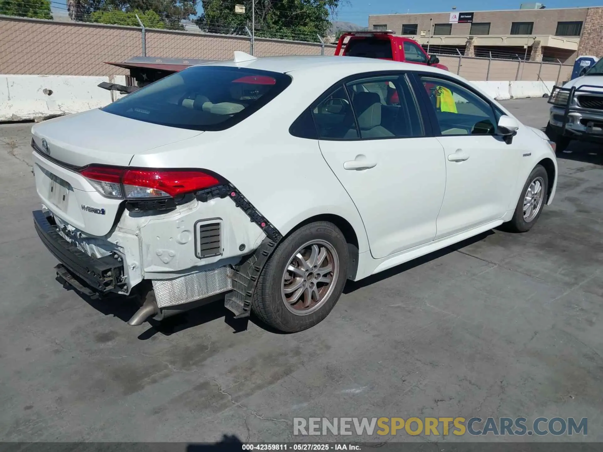 4 fotografías del automóvil dañado JTDEBRBE9LJ015060 TOYOTA COROLLA 2020