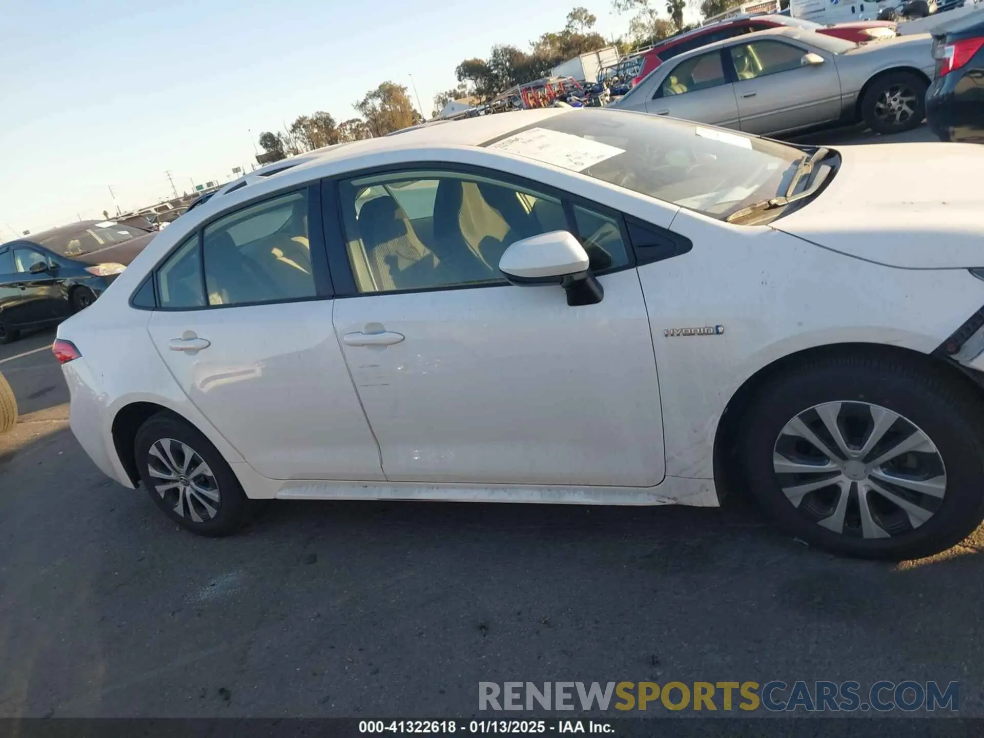13 fotografías del automóvil dañado JTDEBRBE9LJ017911 TOYOTA COROLLA 2020