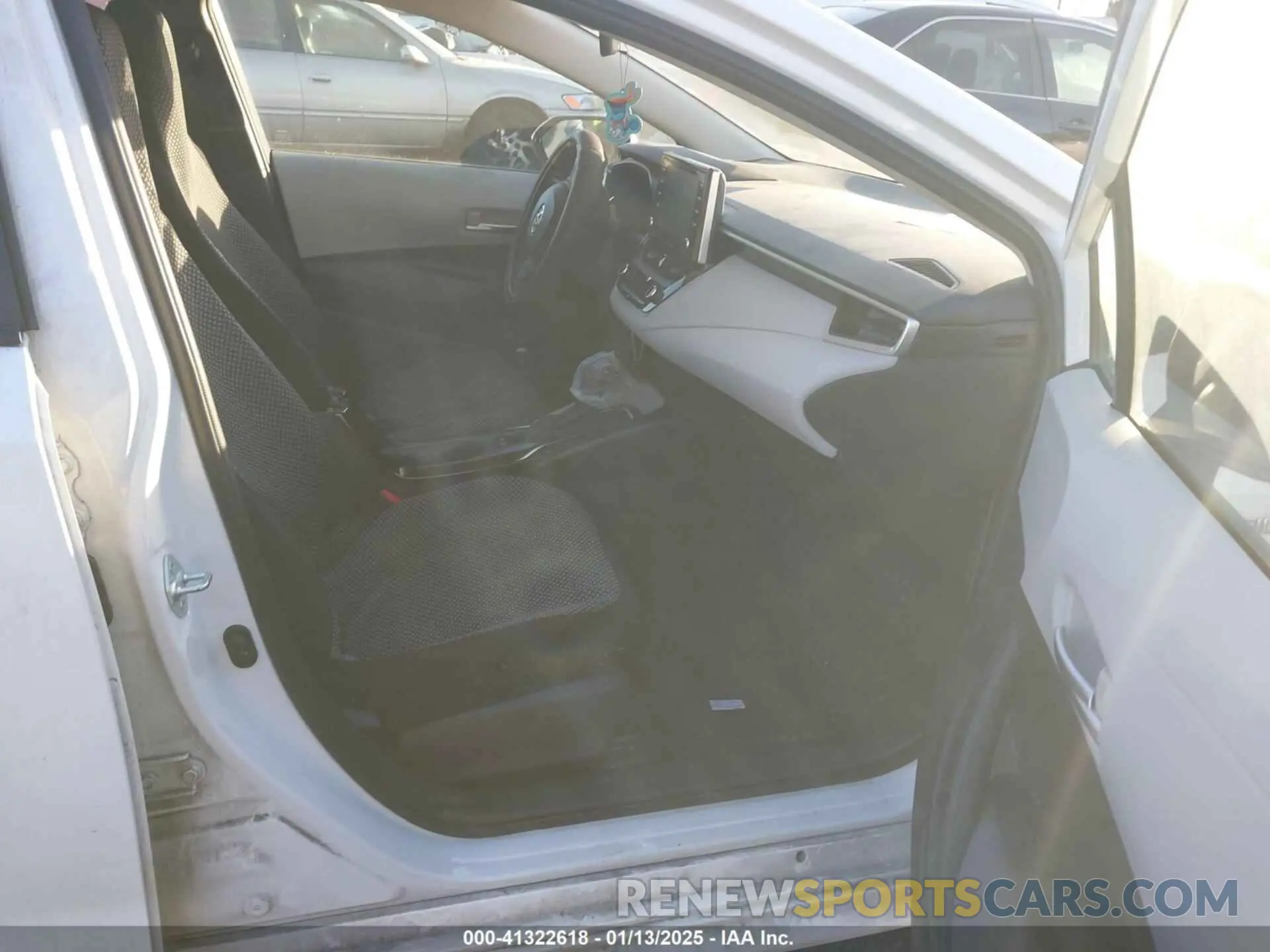 5 fotografías del automóvil dañado JTDEBRBE9LJ017911 TOYOTA COROLLA 2020