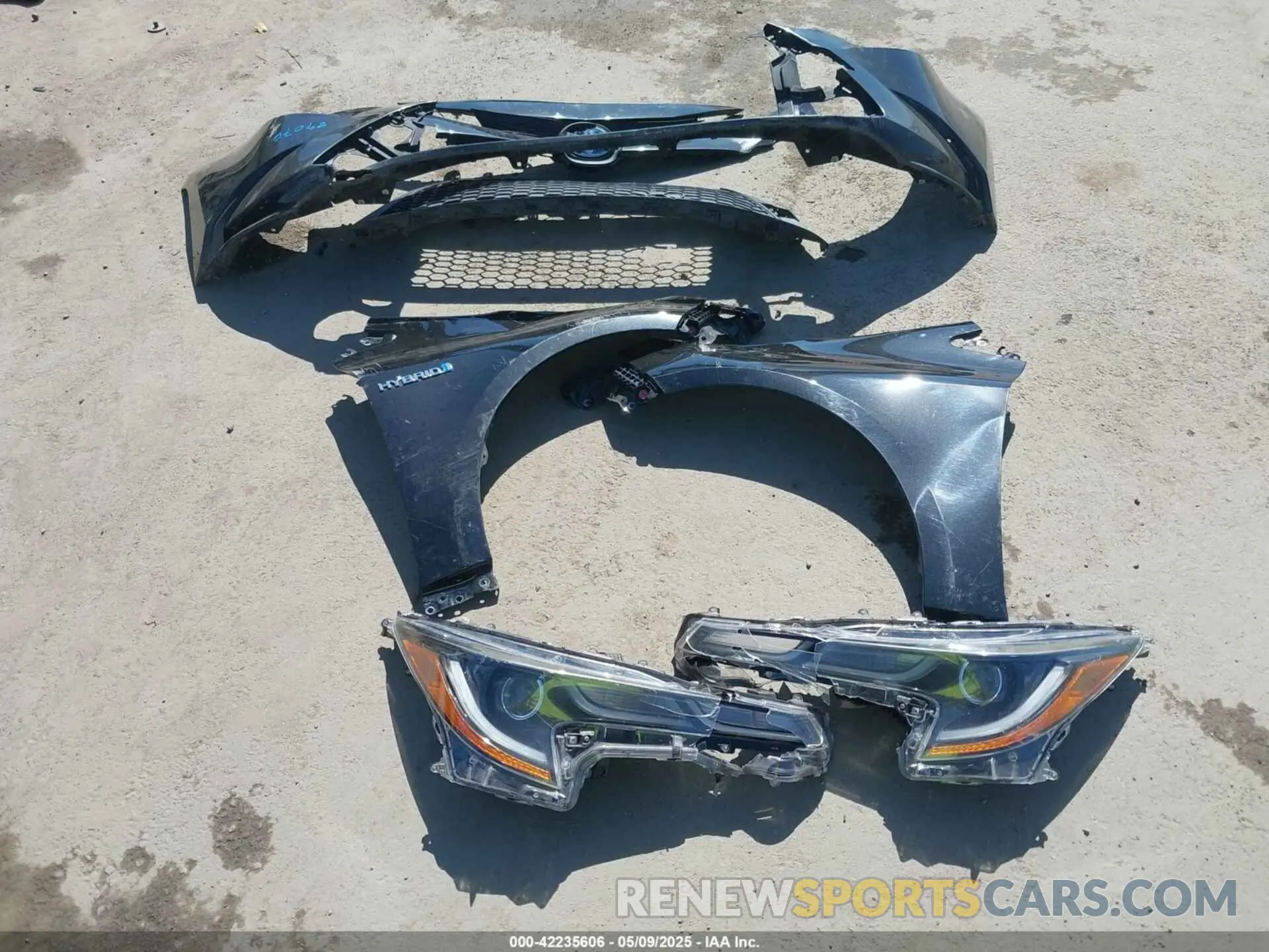 12 fotografías del automóvil dañado JTDEBRBE9LJ023224 TOYOTA COROLLA 2020