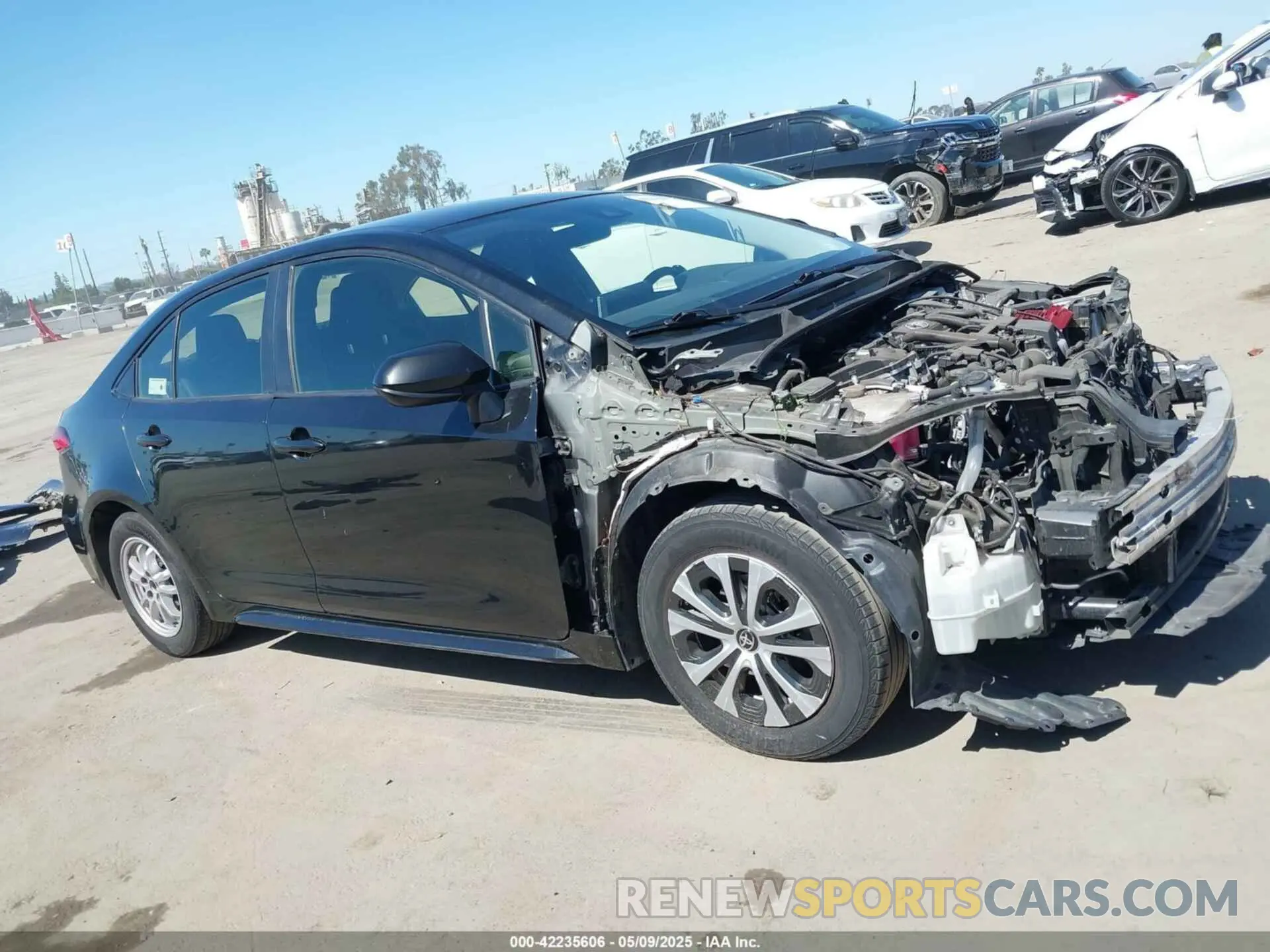 14 fotografías del automóvil dañado JTDEBRBE9LJ023224 TOYOTA COROLLA 2020