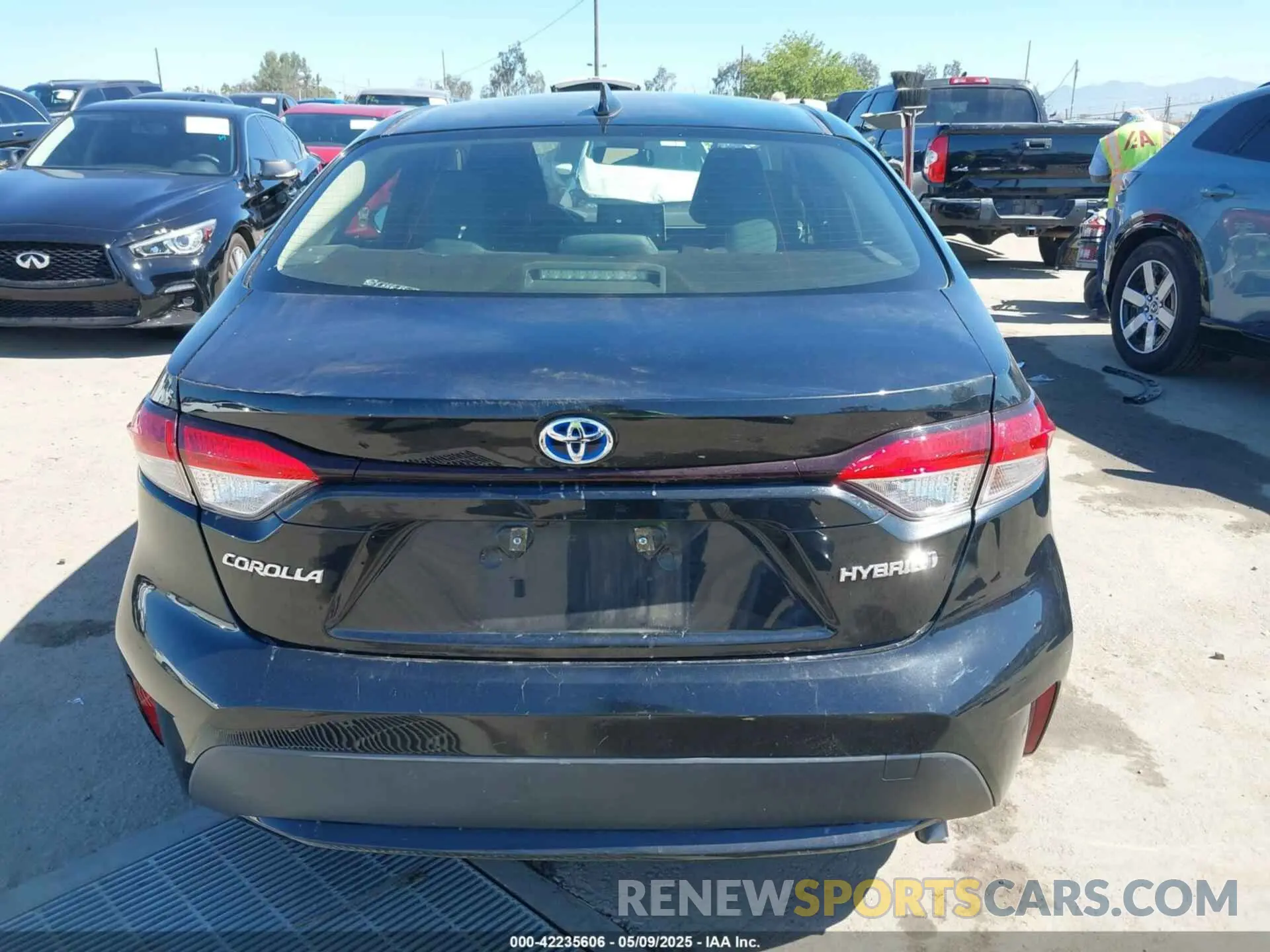 17 fotografías del automóvil dañado JTDEBRBE9LJ023224 TOYOTA COROLLA 2020