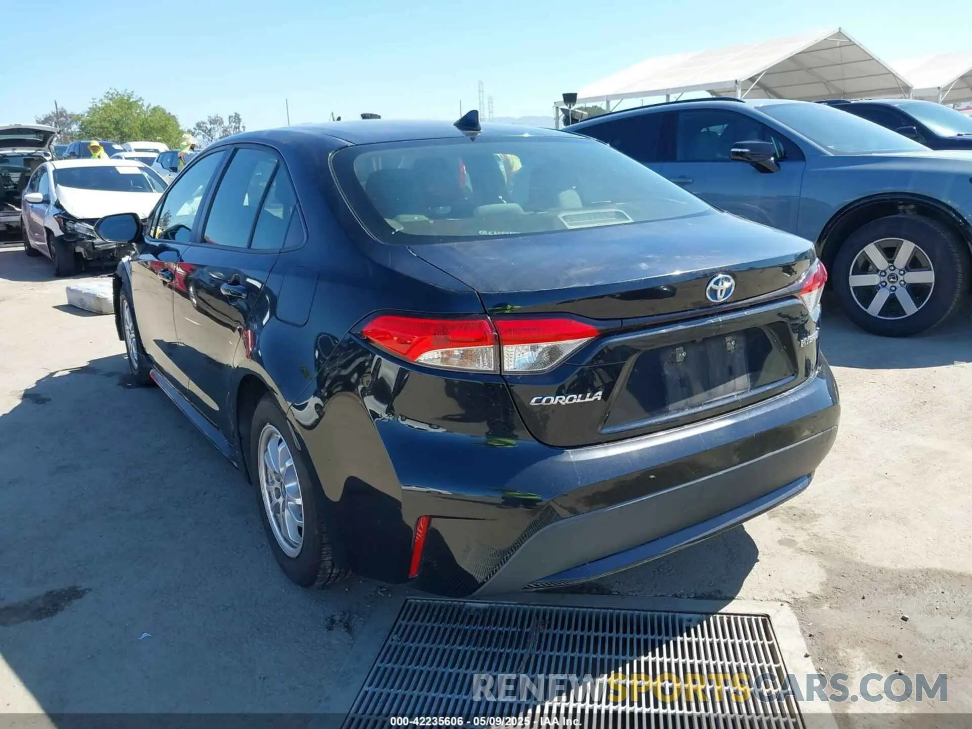 3 fotografías del automóvil dañado JTDEBRBE9LJ023224 TOYOTA COROLLA 2020