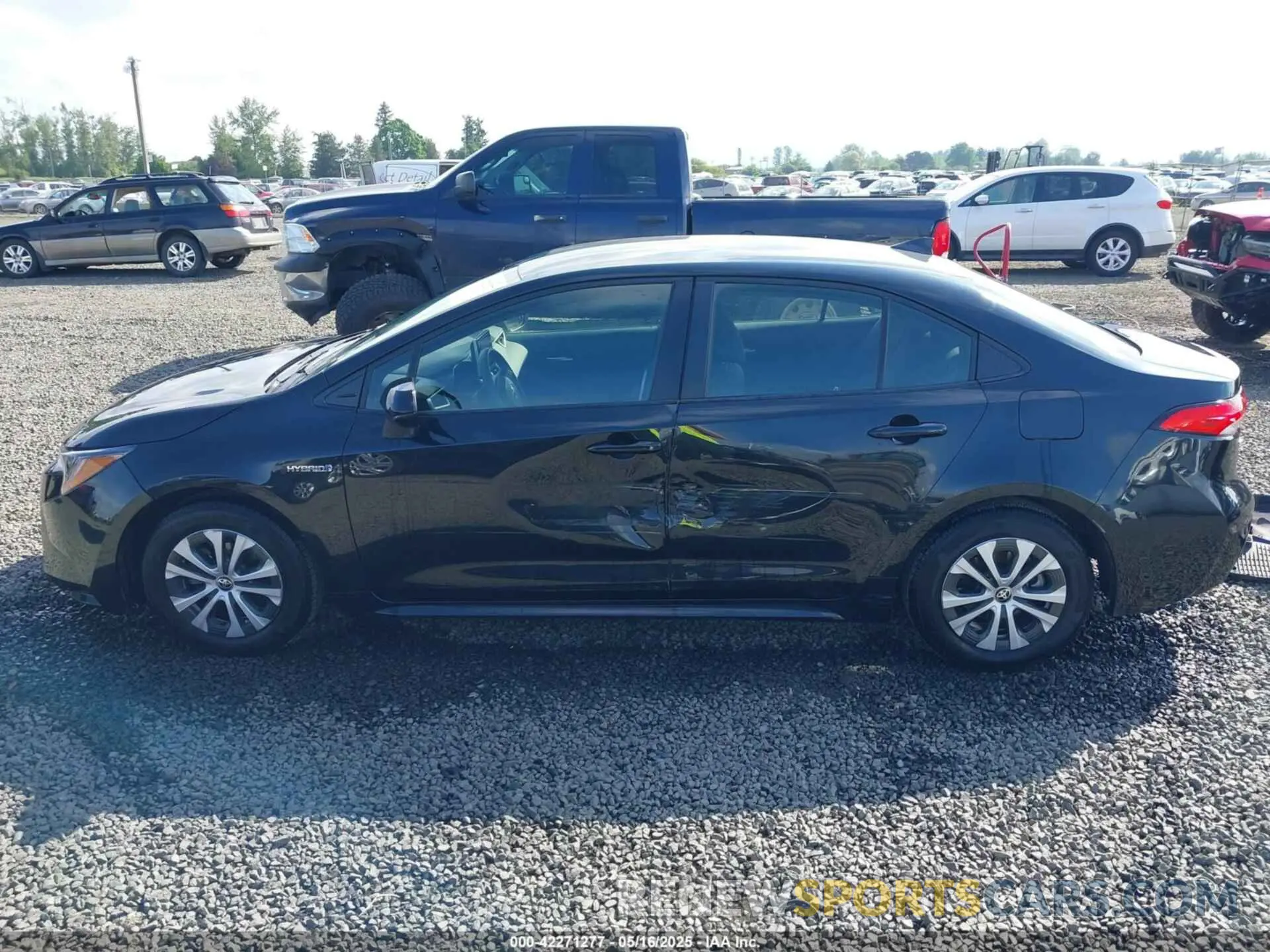 14 fotografías del automóvil dañado JTDEBRBE9LJ028245 TOYOTA COROLLA 2020