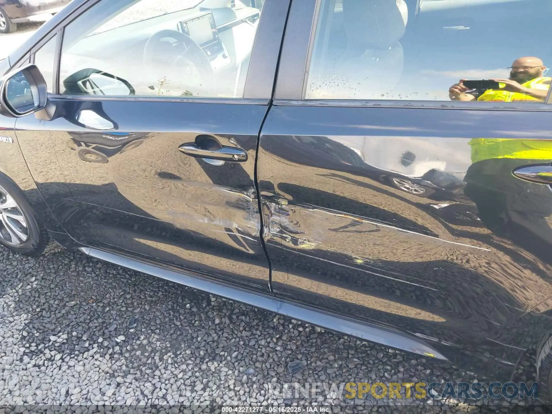 19 fotografías del automóvil dañado JTDEBRBE9LJ028245 TOYOTA COROLLA 2020
