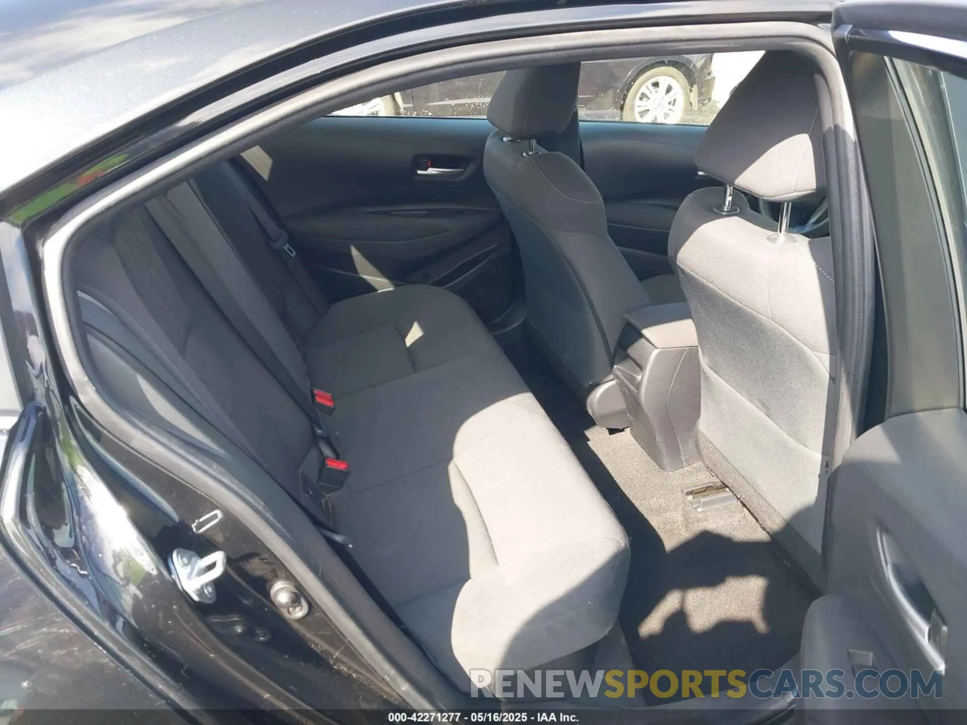 8 fotografías del automóvil dañado JTDEBRBE9LJ028245 TOYOTA COROLLA 2020