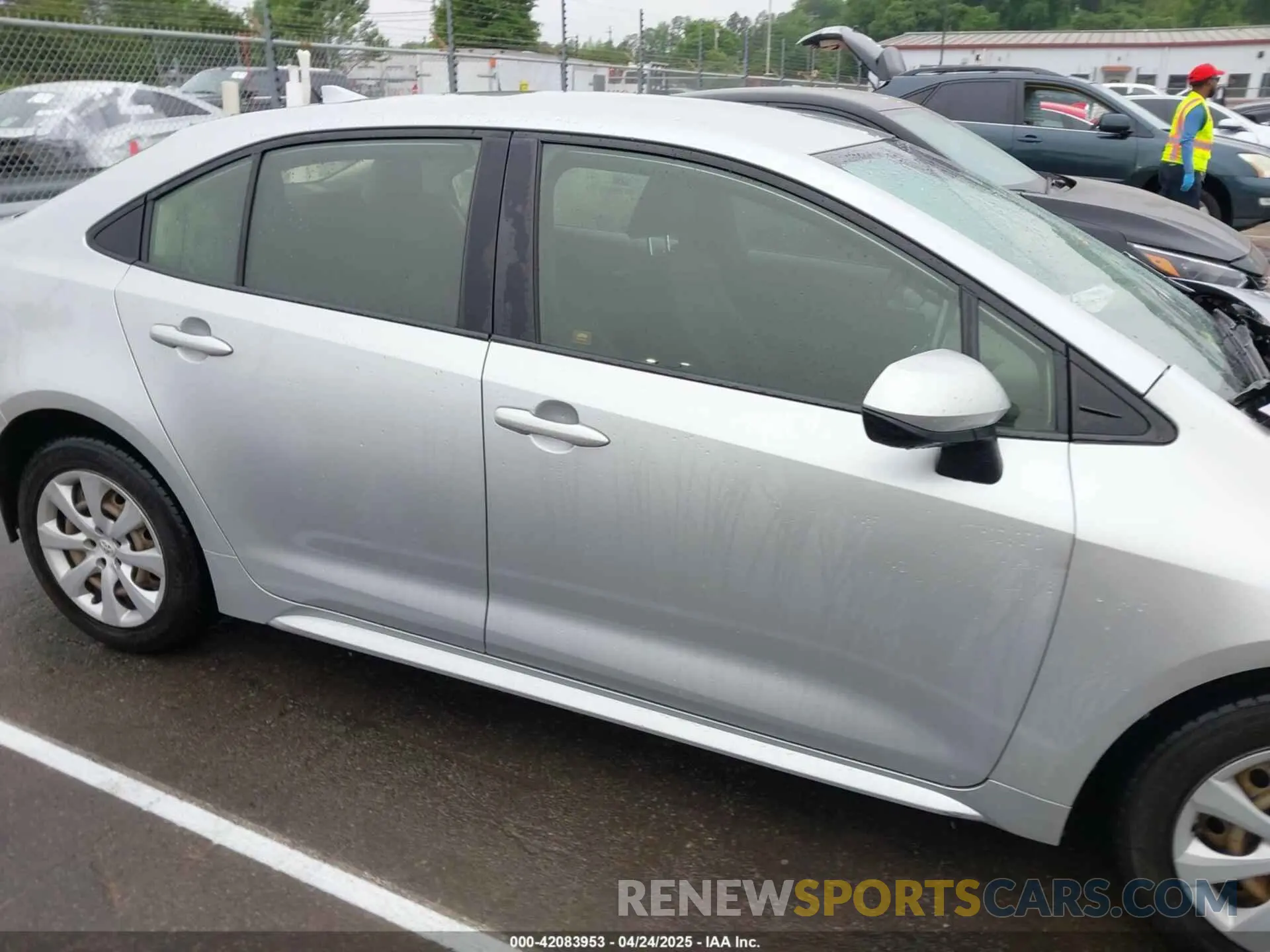 13 fotografías del automóvil dañado JTDEPRAE0LJ046684 TOYOTA COROLLA 2020