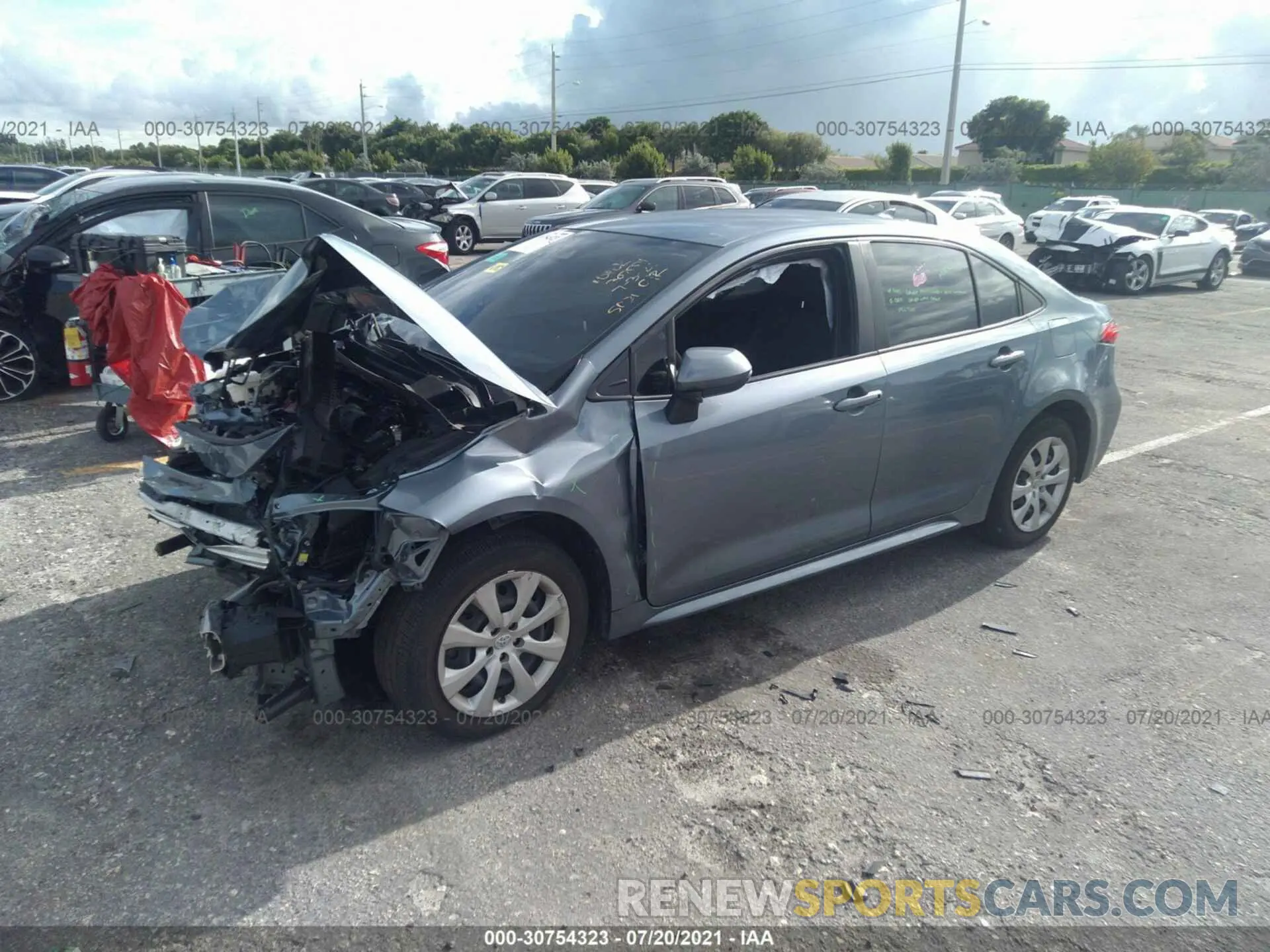 2 fotografías del automóvil dañado JTDEPRAE2LJ041857 TOYOTA COROLLA 2020