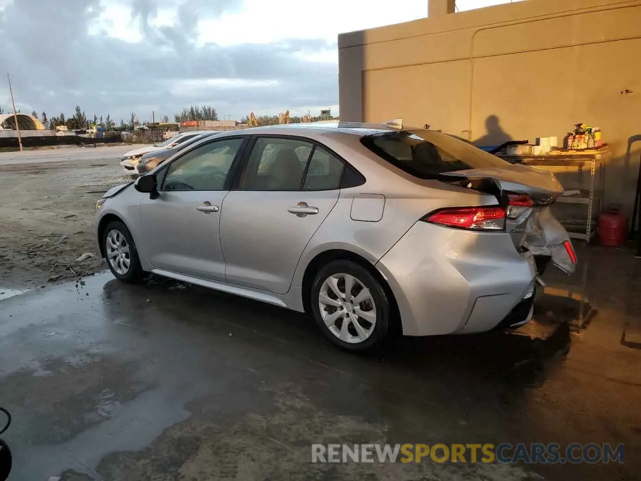 2 fotografías del automóvil dañado JTDEPRAE2LJ062952 TOYOTA COROLLA 2020