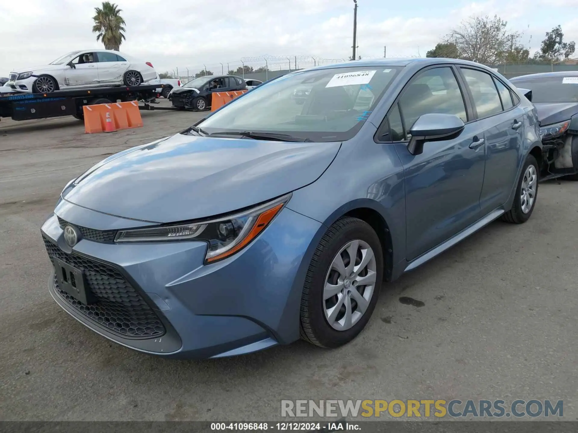 2 fotografías del automóvil dañado JTDEPRAE3LJ004428 TOYOTA COROLLA 2020
