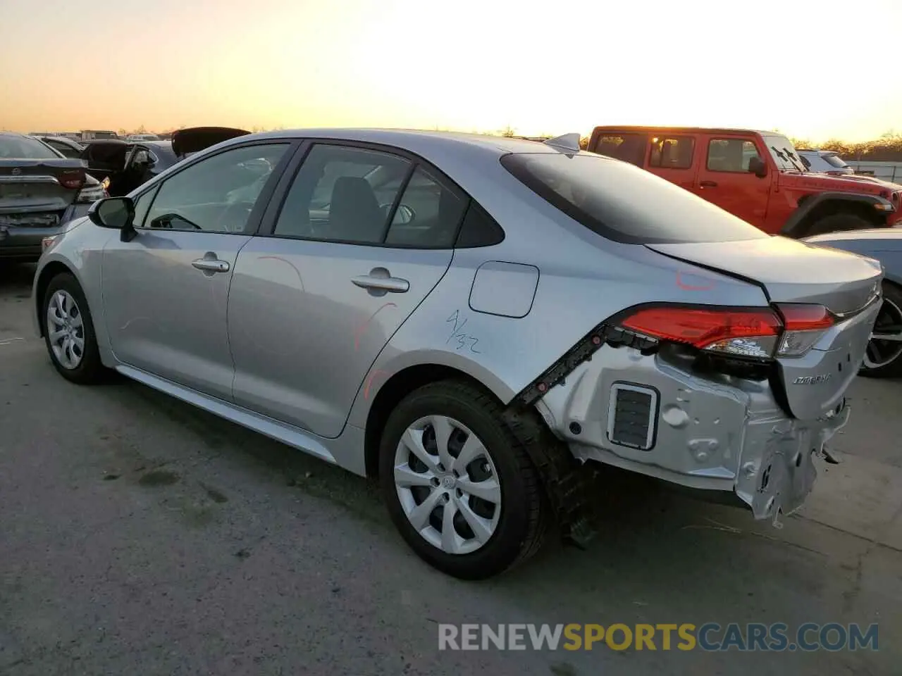 2 fotografías del automóvil dañado JTDEPRAE3LJ050678 TOYOTA COROLLA 2020