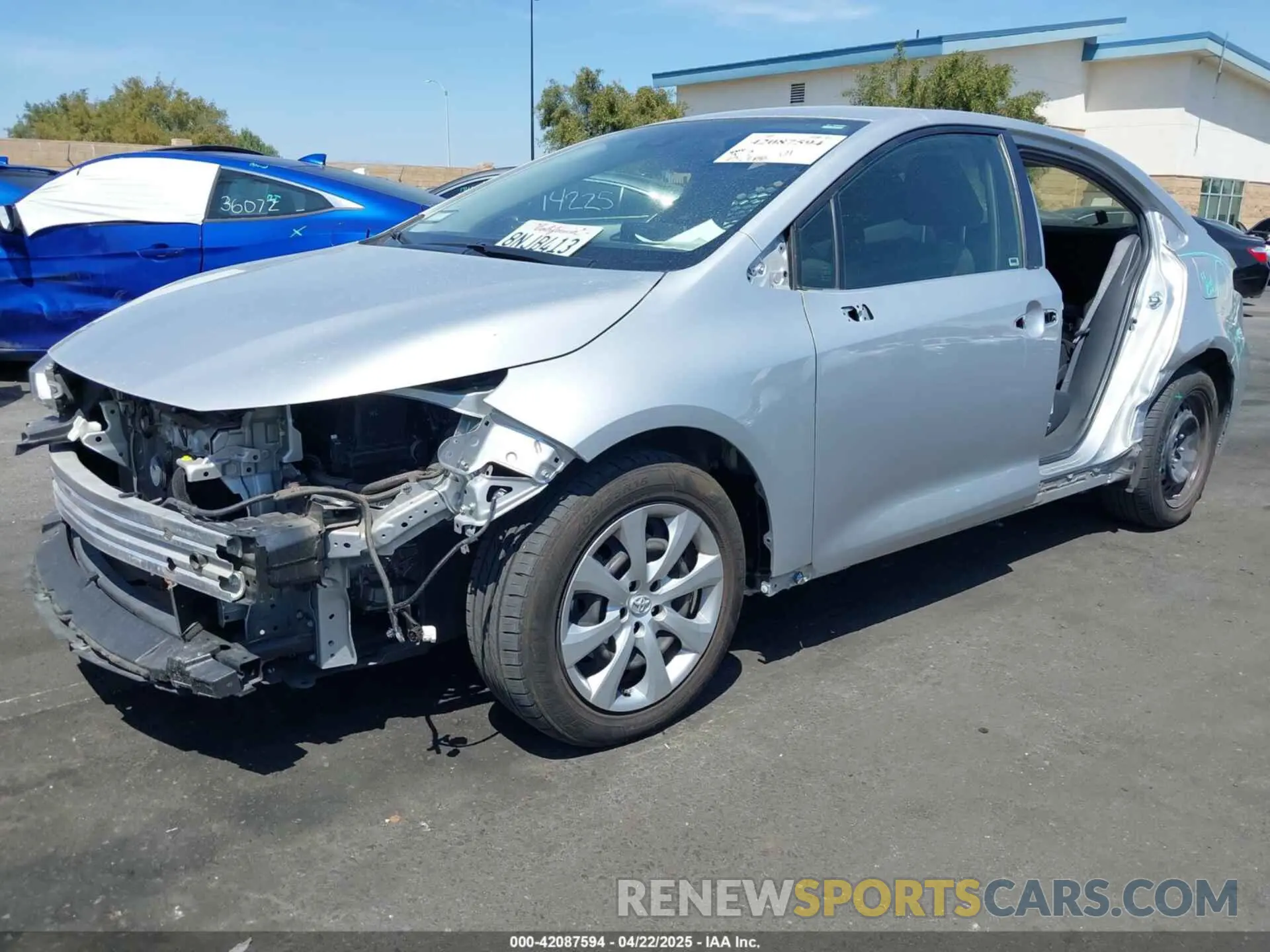 2 fotografías del automóvil dañado JTDEPRAE4LJ090249 TOYOTA COROLLA 2020