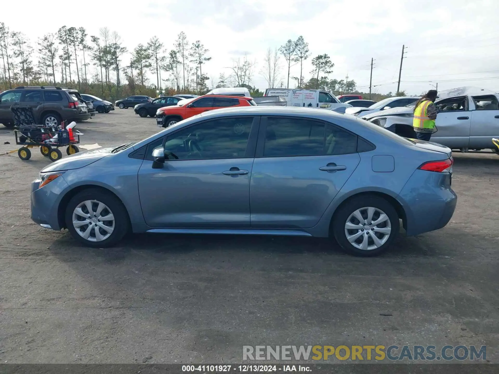 14 fotografías del automóvil dañado JTDEPRAE5LJ006228 TOYOTA COROLLA 2020