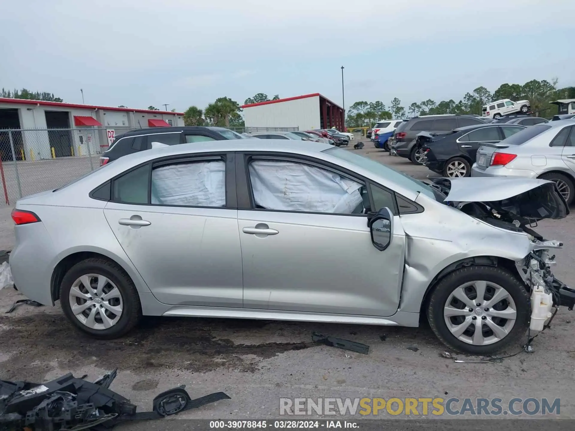 13 fotografías del automóvil dañado JTDEPRAE6LJ023040 TOYOTA COROLLA 2020
