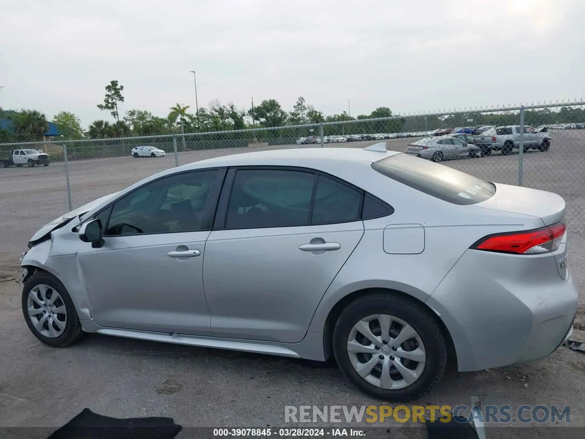 14 fotografías del automóvil dañado JTDEPRAE6LJ023040 TOYOTA COROLLA 2020