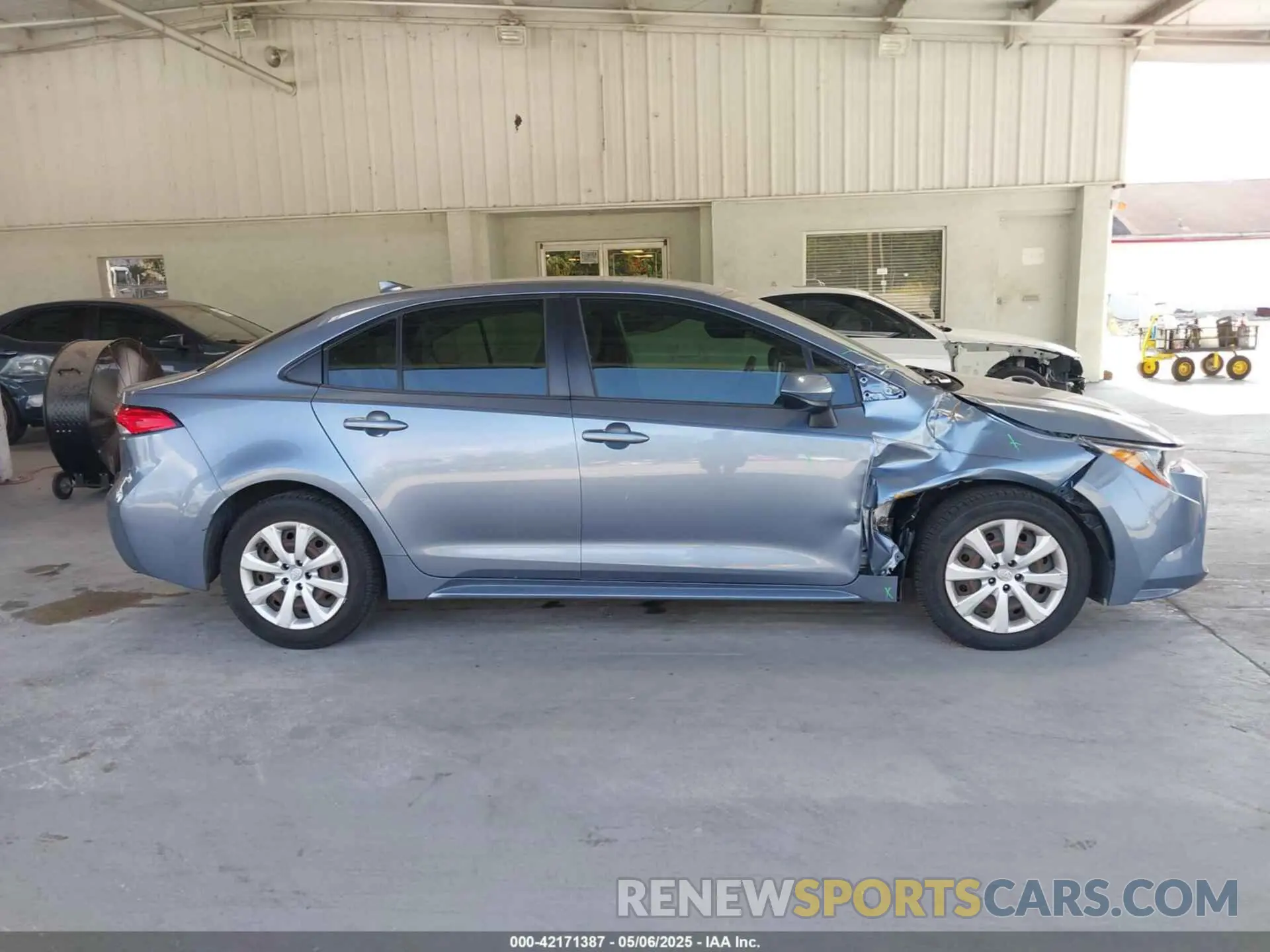 13 fotografías del automóvil dañado JTDEPRAE6LJ065241 TOYOTA COROLLA 2020