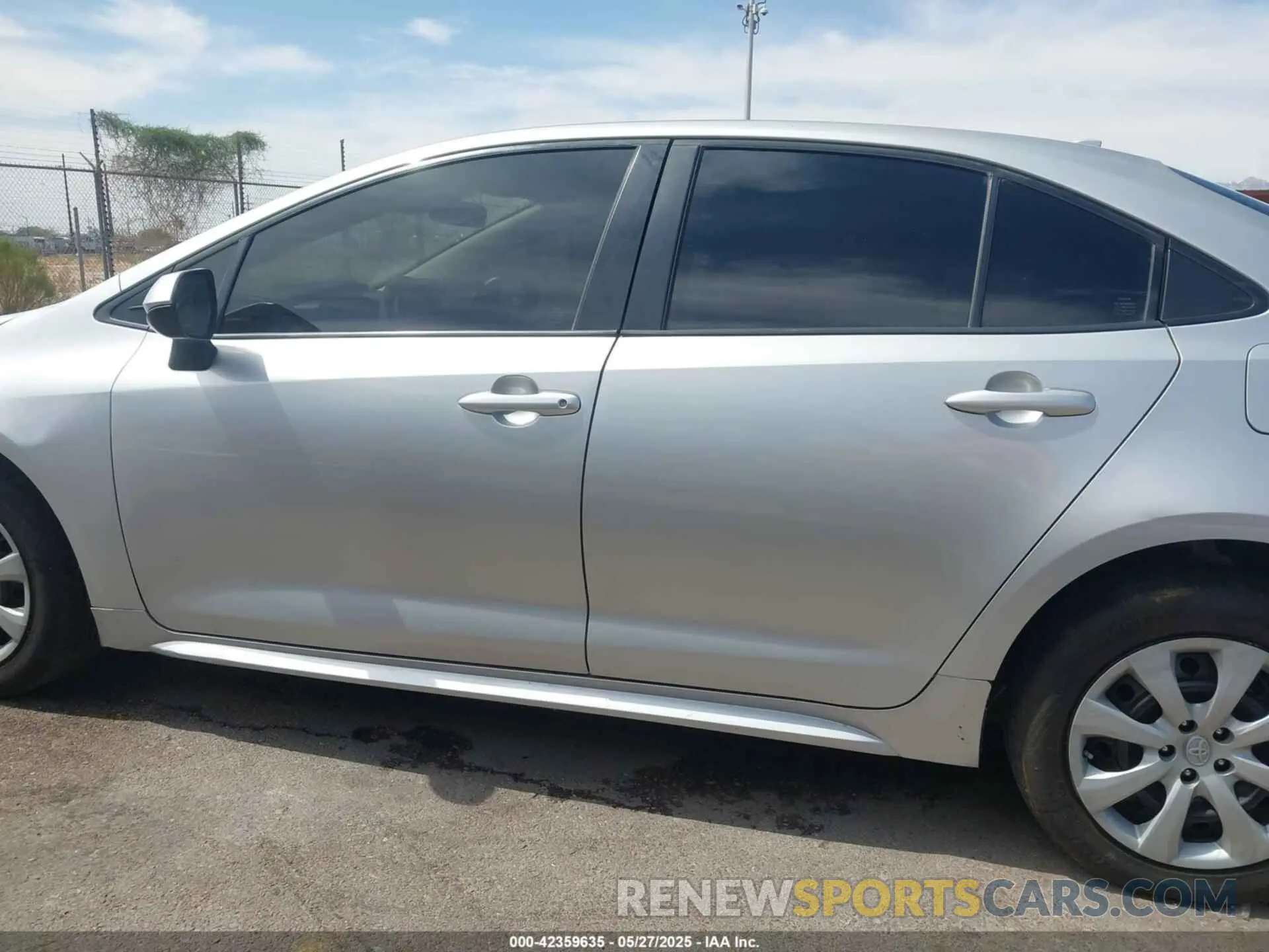 14 fotografías del automóvil dañado JTDEPRAE6LJ079009 TOYOTA COROLLA 2020