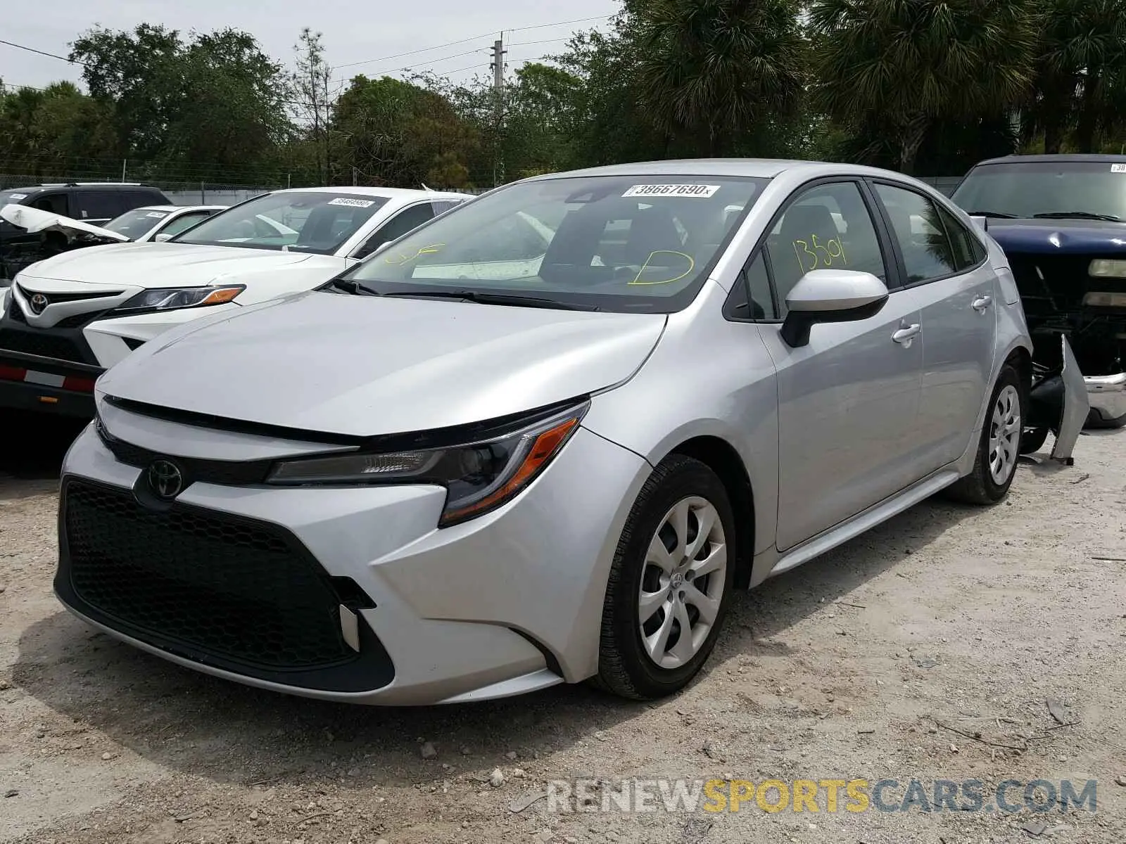 2 fotografías del automóvil dañado JTDEPRAE7LJ006554 TOYOTA COROLLA 2020