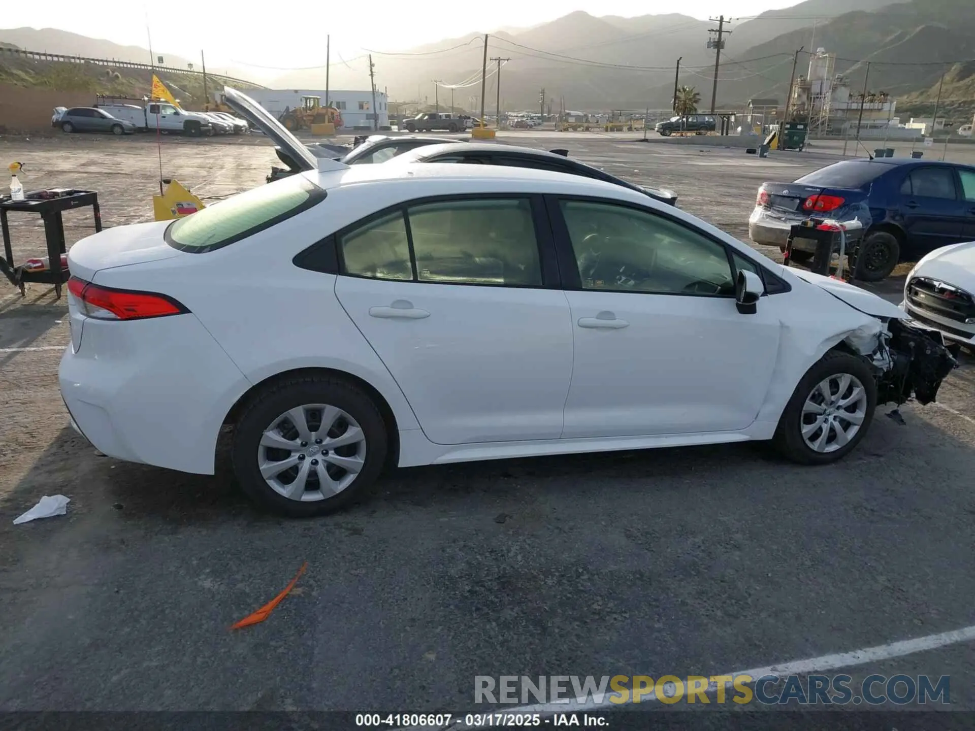 13 fotografías del automóvil dañado JTDEPRAE7LJ032961 TOYOTA COROLLA 2020