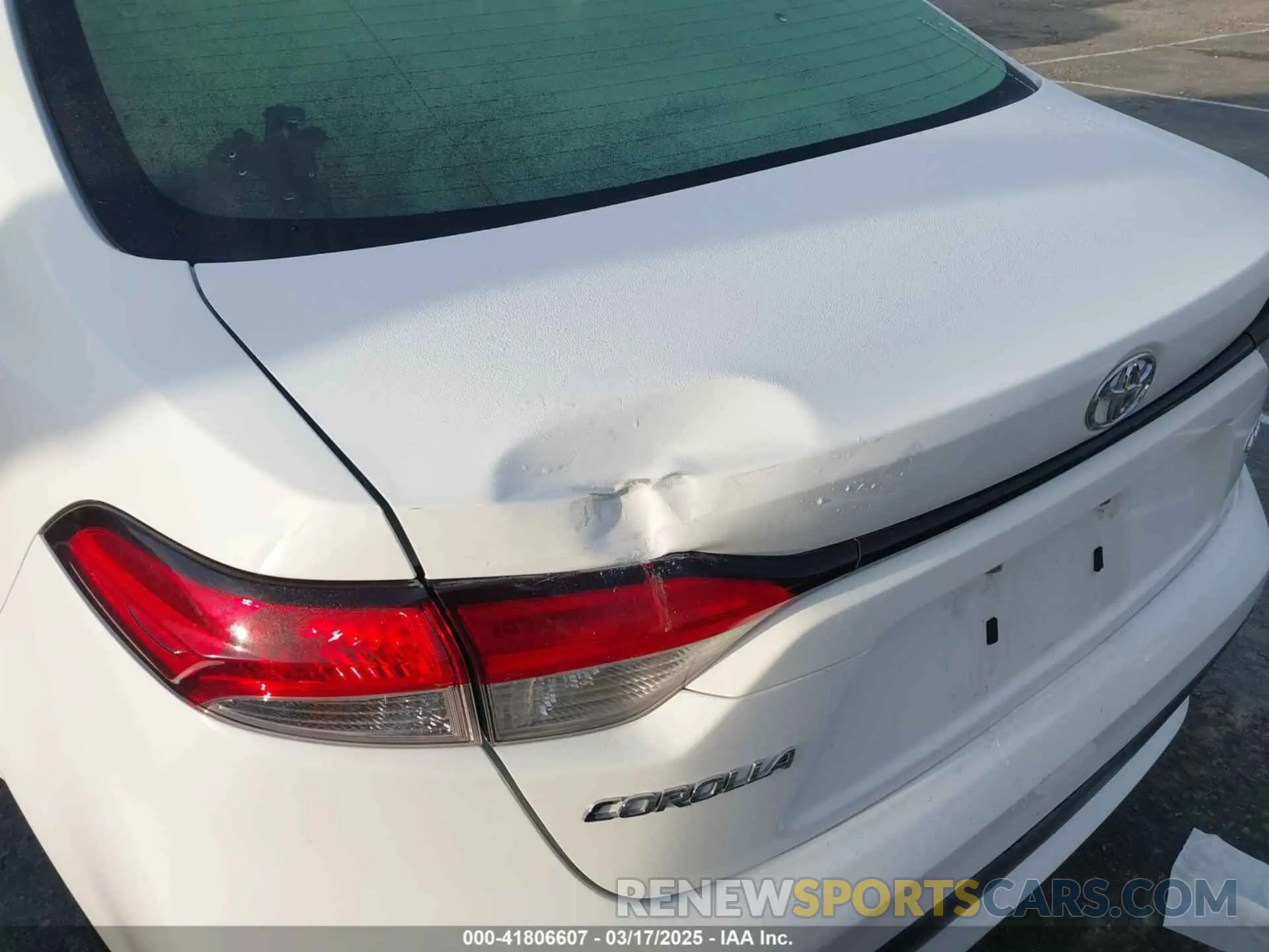 17 fotografías del automóvil dañado JTDEPRAE7LJ032961 TOYOTA COROLLA 2020