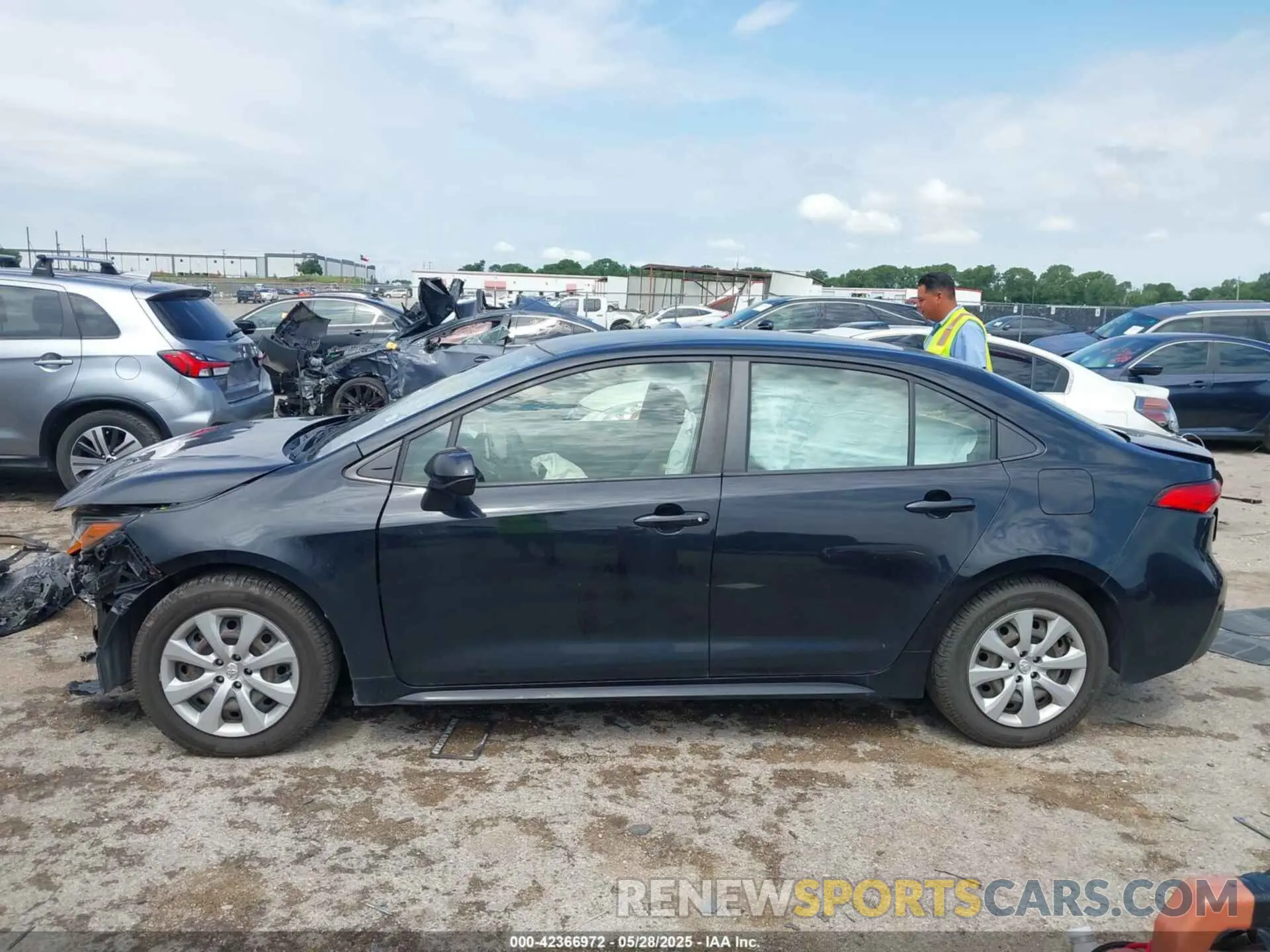14 fotografías del automóvil dañado JTDEPRAE7LJ061862 TOYOTA COROLLA 2020