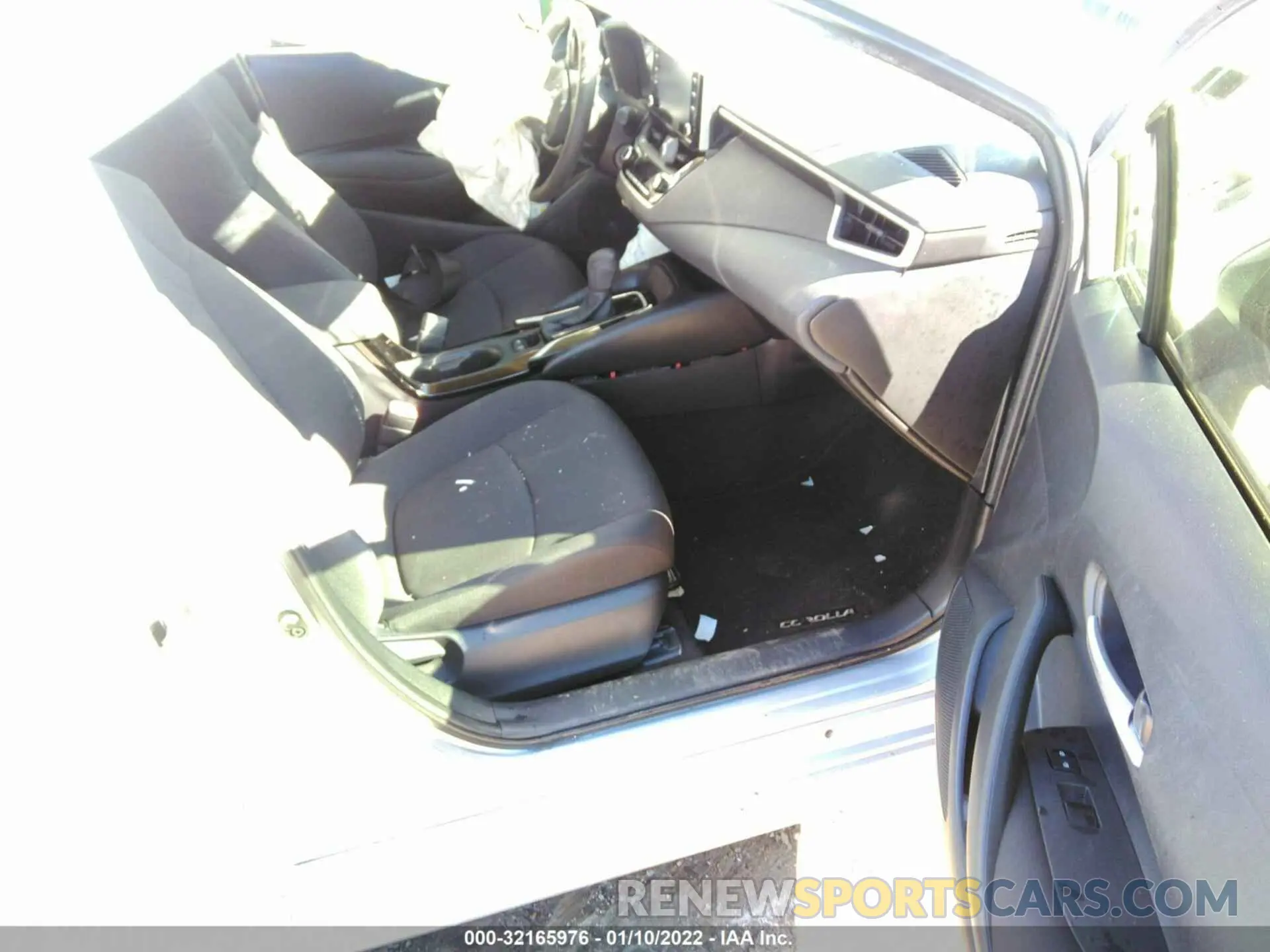 5 fotografías del automóvil dañado JTDEPRAE7LJ065152 TOYOTA COROLLA 2020
