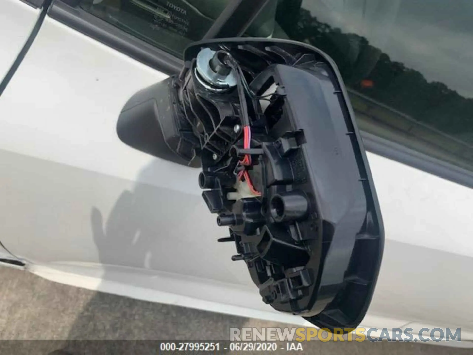 5 fotografías del automóvil dañado JTDEPRAE7LJ085367 TOYOTA COROLLA 2020