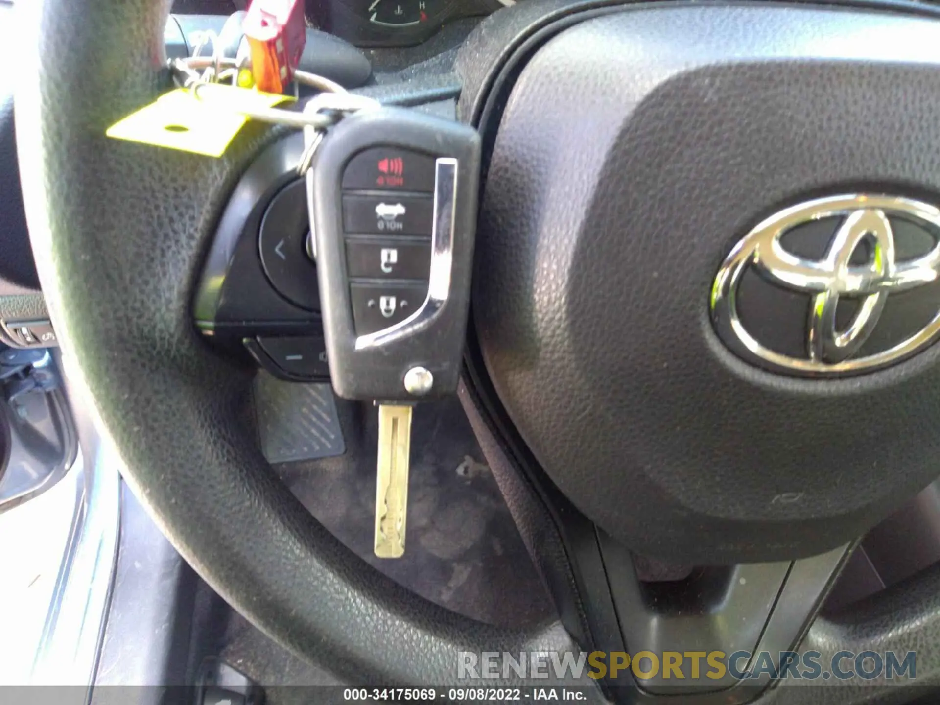 11 fotografías del automóvil dañado JTDEPRAE7LJ086244 TOYOTA COROLLA 2020