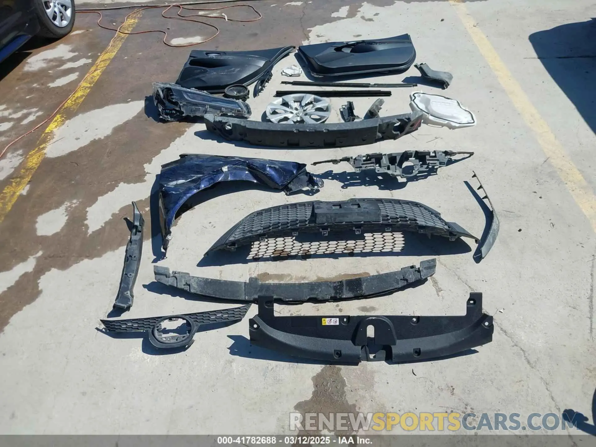 12 fotografías del automóvil dañado JTDEPRAE7LJ106671 TOYOTA COROLLA 2020