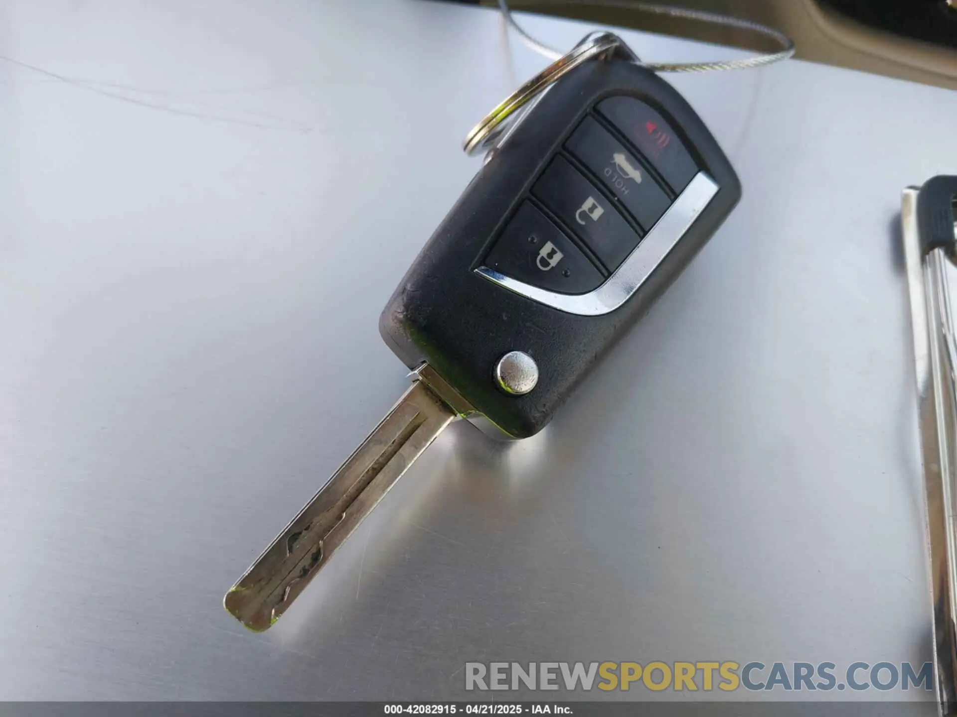 11 fotografías del automóvil dañado JTDEPRAE8LJ059487 TOYOTA COROLLA 2020