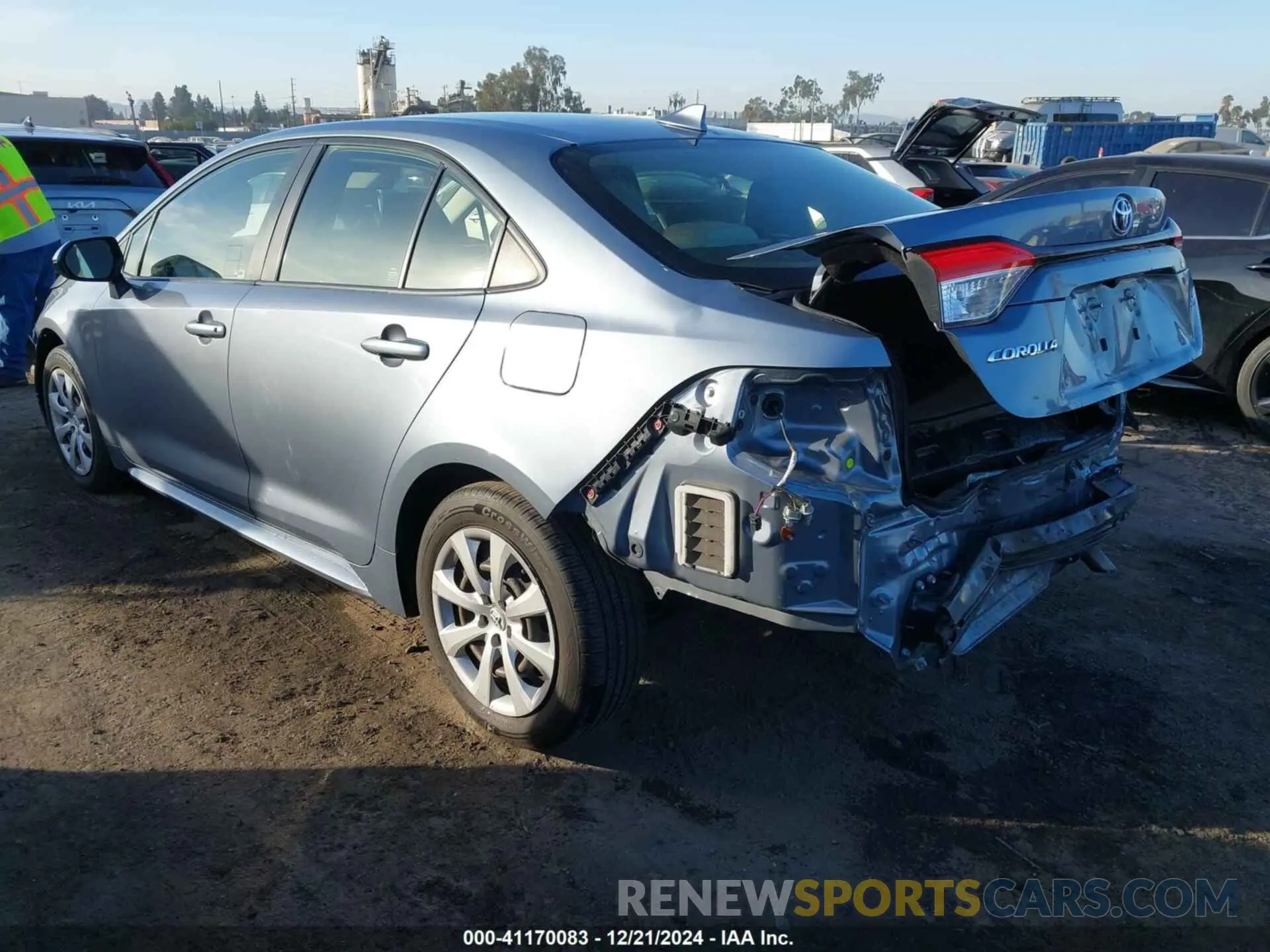 3 fotografías del automóvil dañado JTDEPRAE8LJ090318 TOYOTA COROLLA 2020