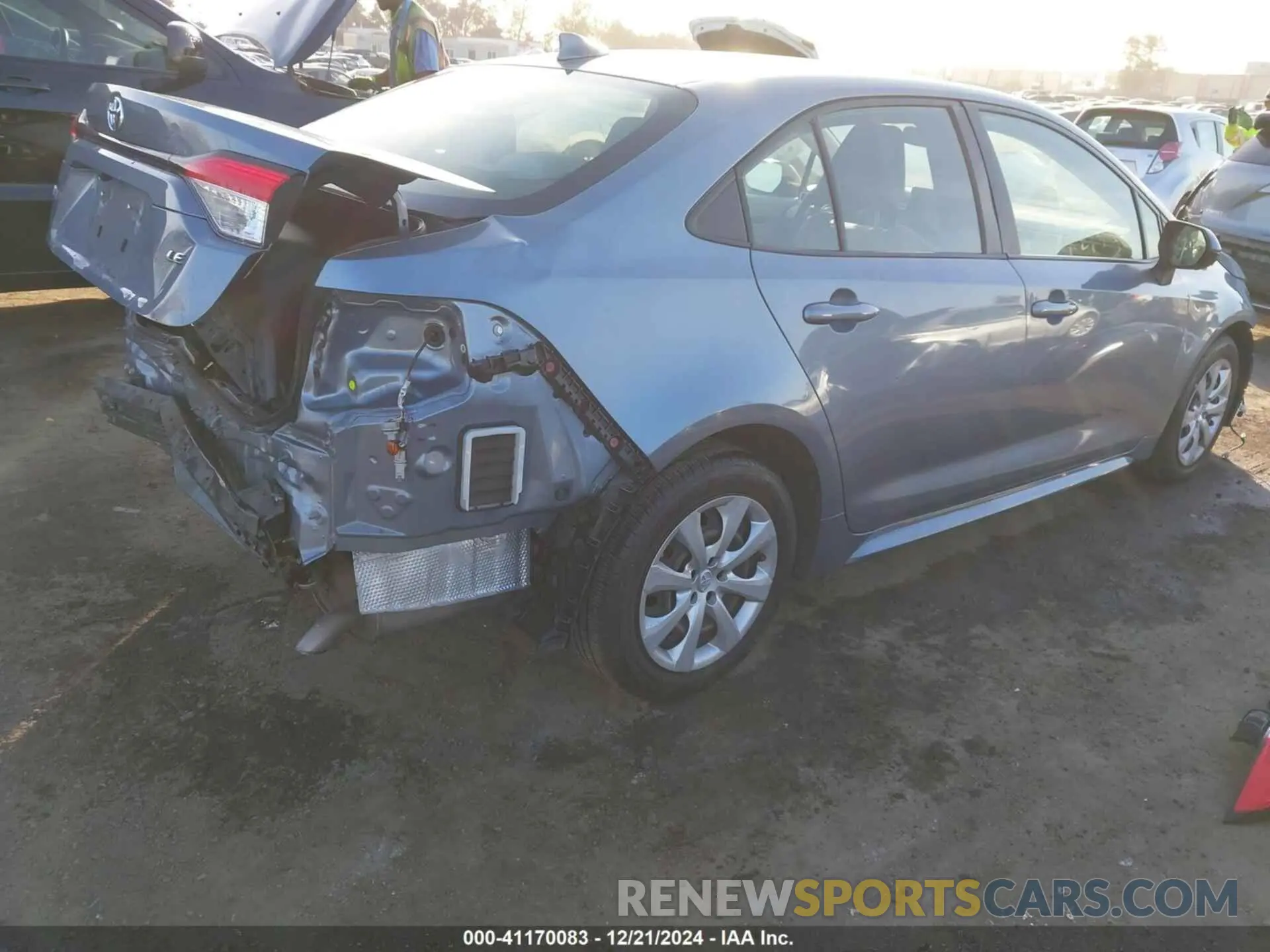 4 fotografías del automóvil dañado JTDEPRAE8LJ090318 TOYOTA COROLLA 2020