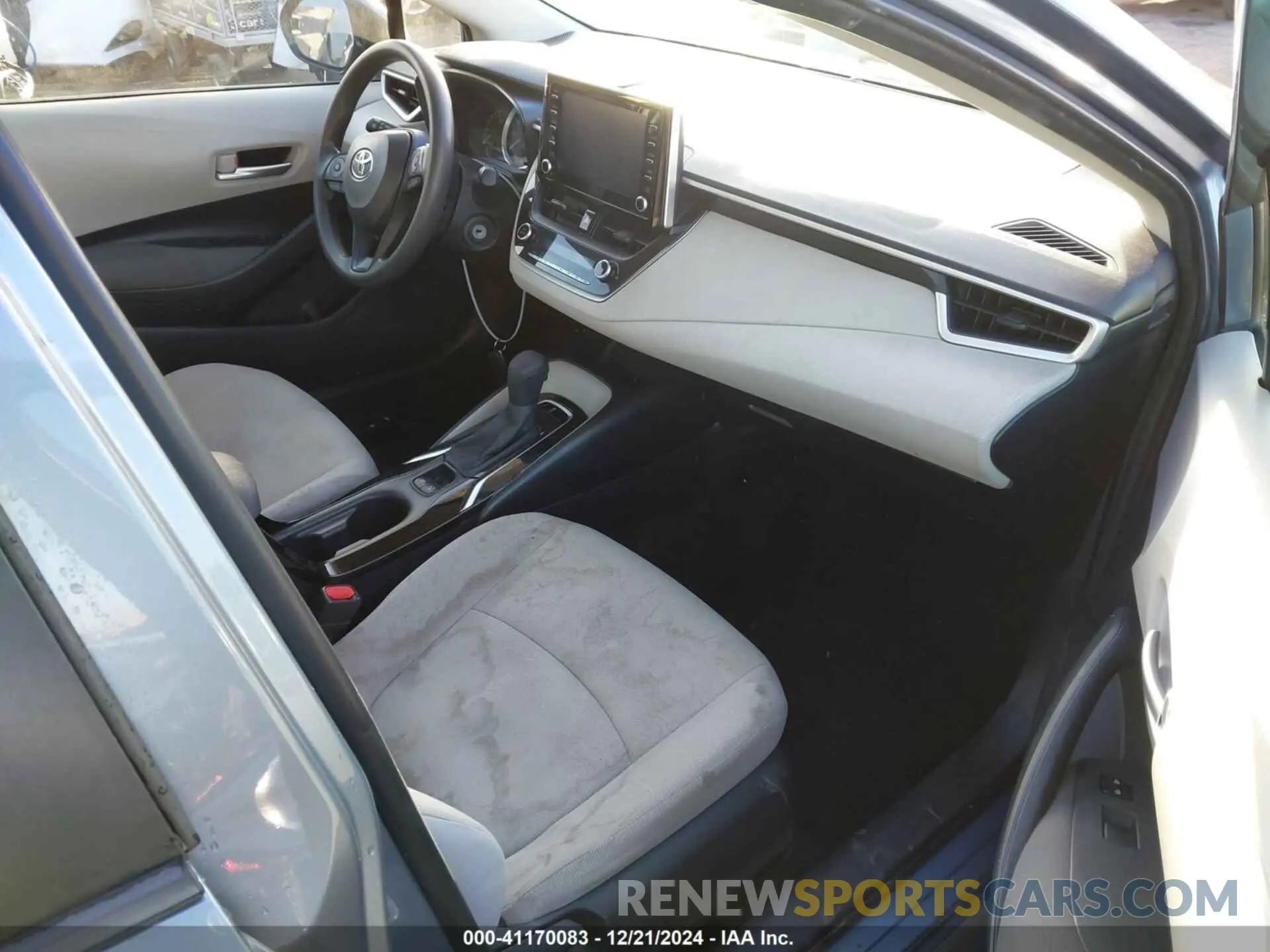 5 fotografías del automóvil dañado JTDEPRAE8LJ090318 TOYOTA COROLLA 2020