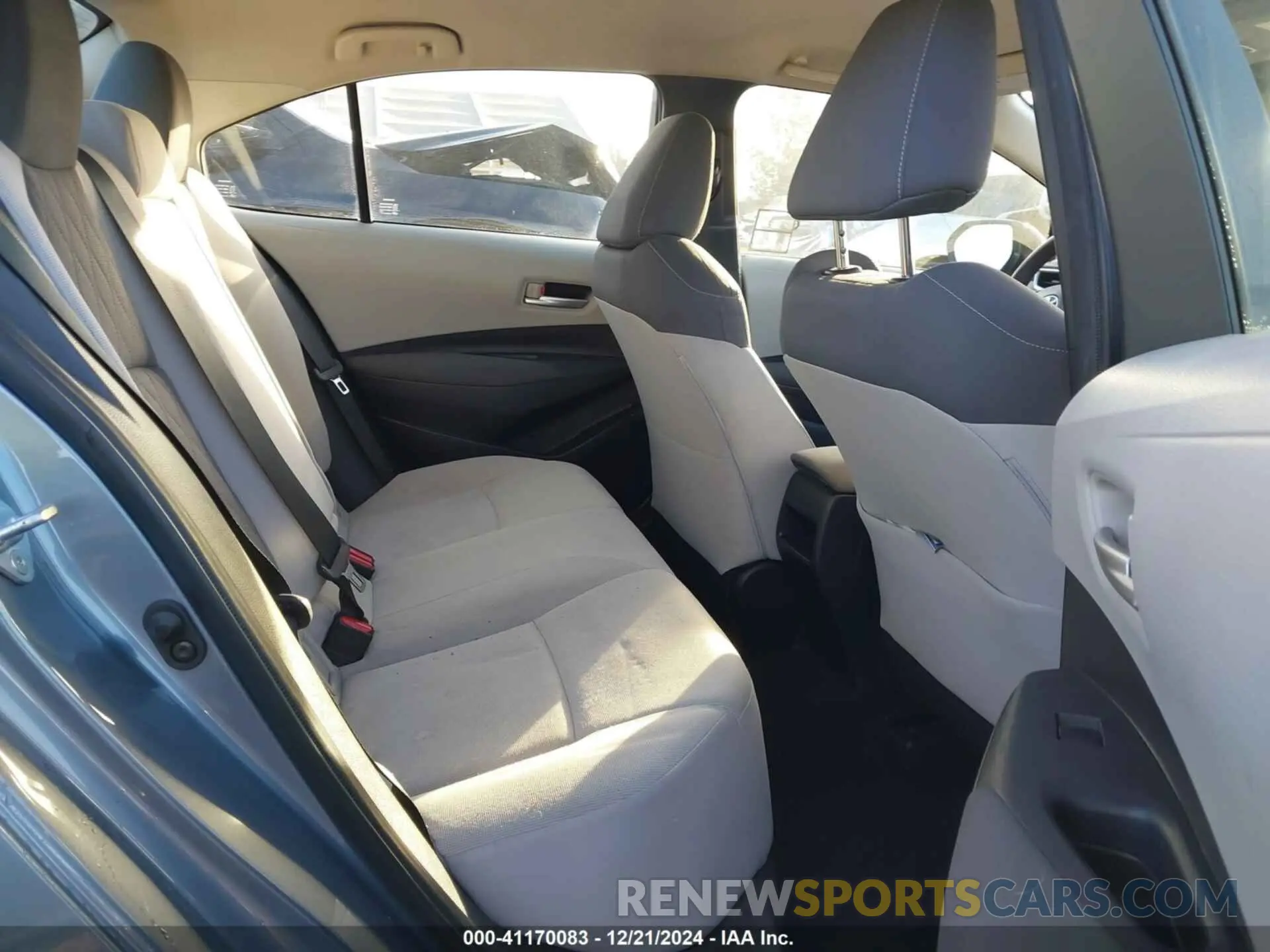 8 fotografías del automóvil dañado JTDEPRAE8LJ090318 TOYOTA COROLLA 2020