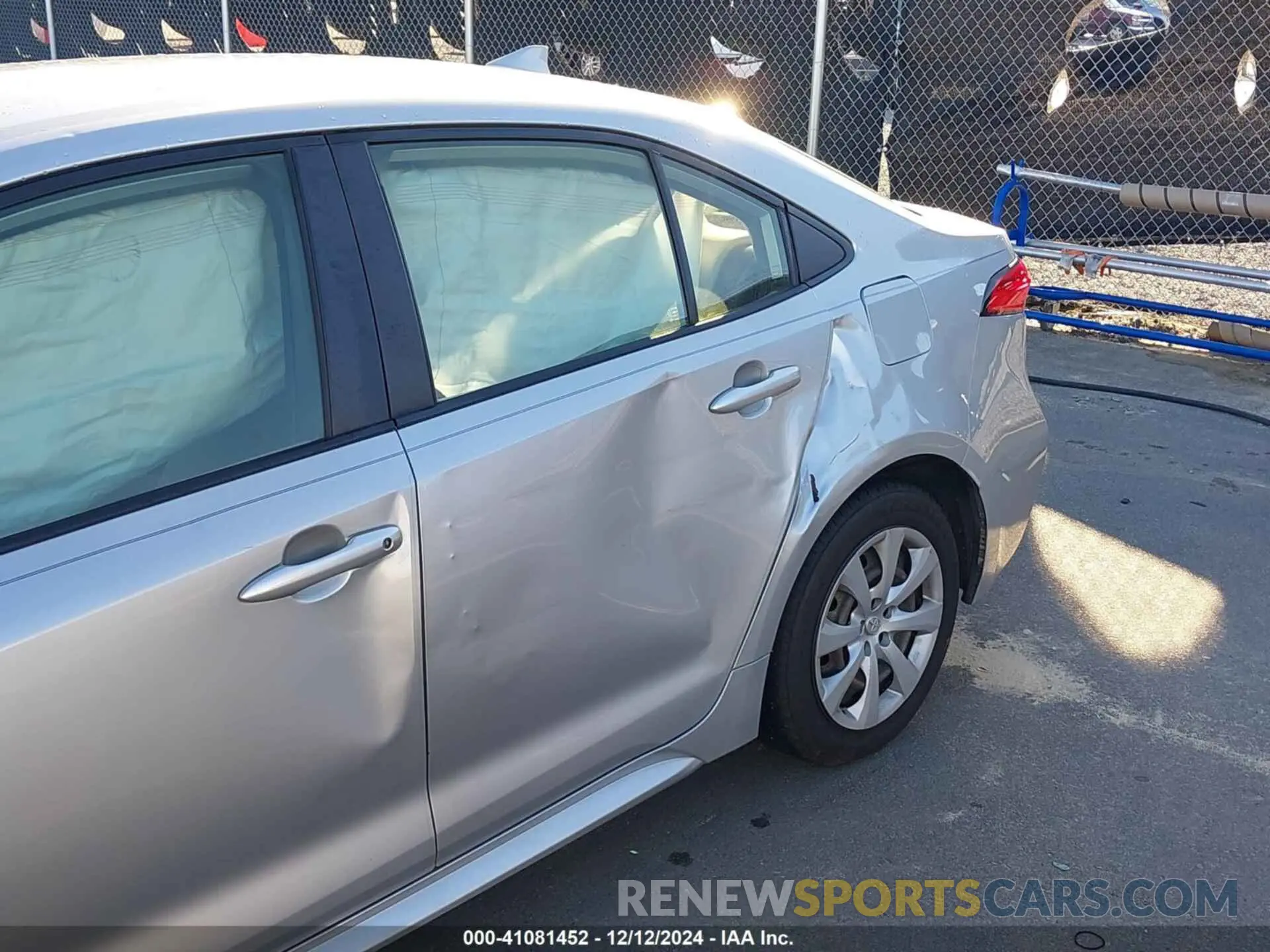 17 fotografías del automóvil dañado JTDEPRAE9LJ002277 TOYOTA COROLLA 2020
