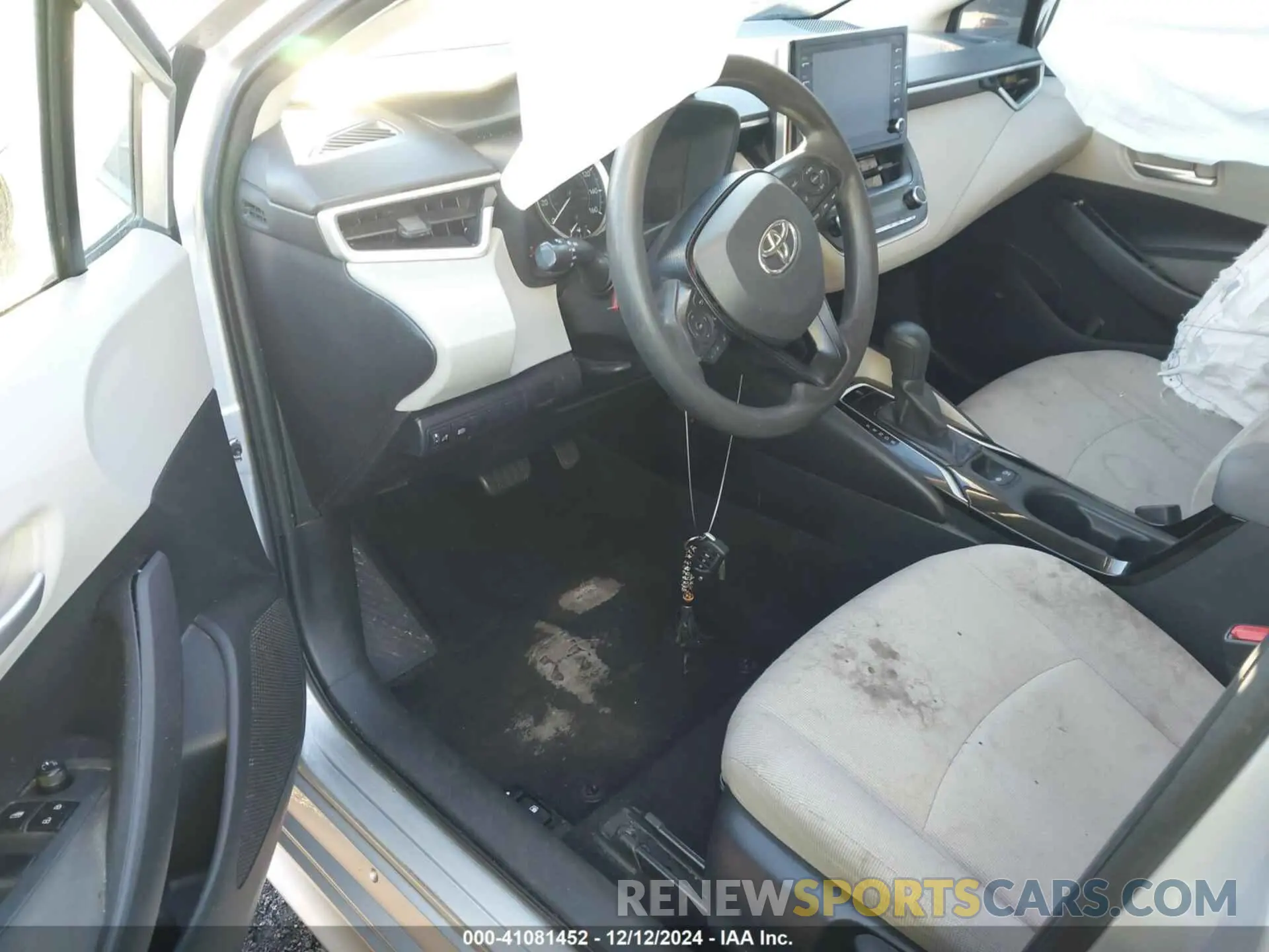 5 fotografías del automóvil dañado JTDEPRAE9LJ002277 TOYOTA COROLLA 2020