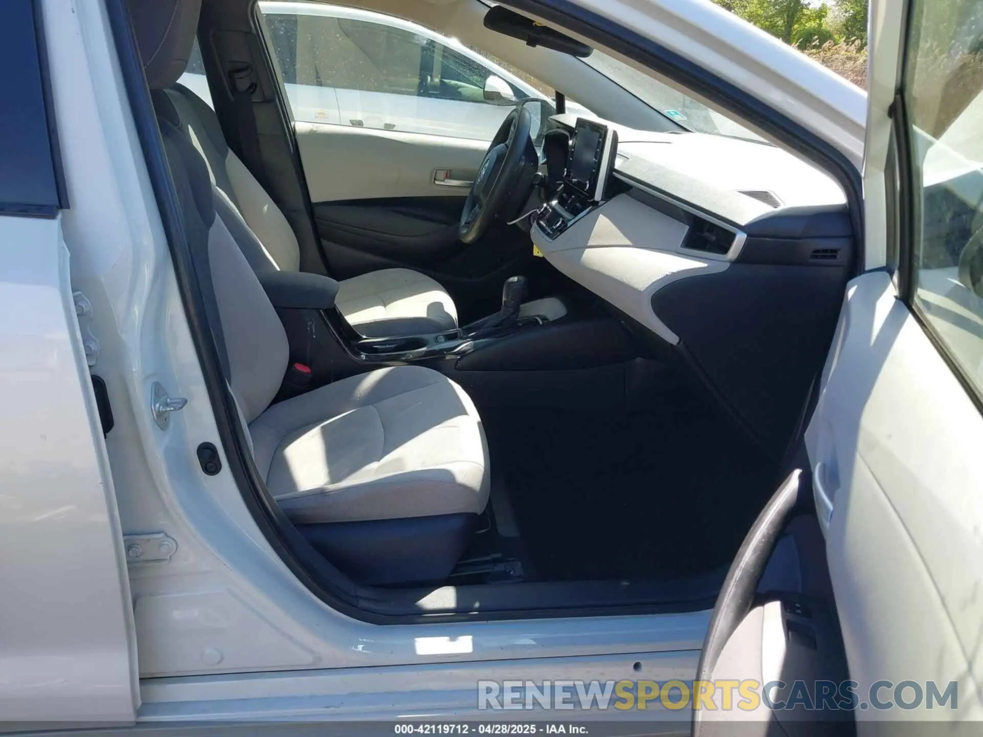 5 fotografías del automóvil dañado JTDEPRAEXLJ022781 TOYOTA COROLLA 2020