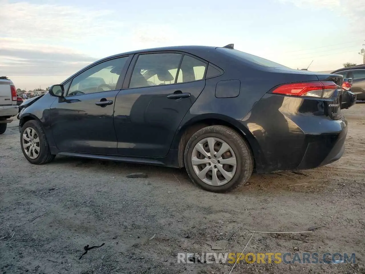 2 fotografías del automóvil dañado JTDEPRAEXLJ048135 TOYOTA COROLLA 2020