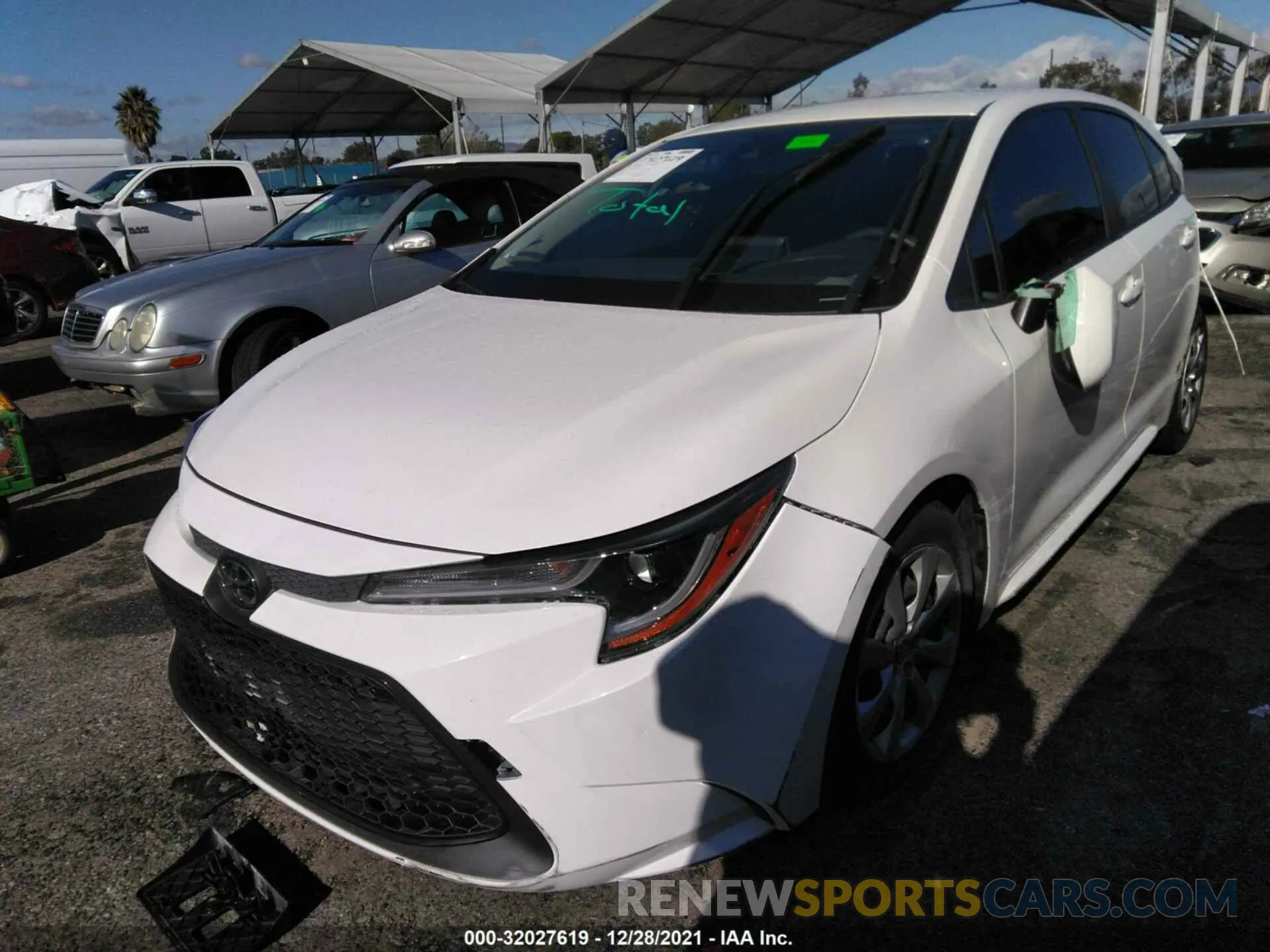 2 fotografías del automóvil dañado JTDEPRAEXLJ093107 TOYOTA COROLLA 2020
