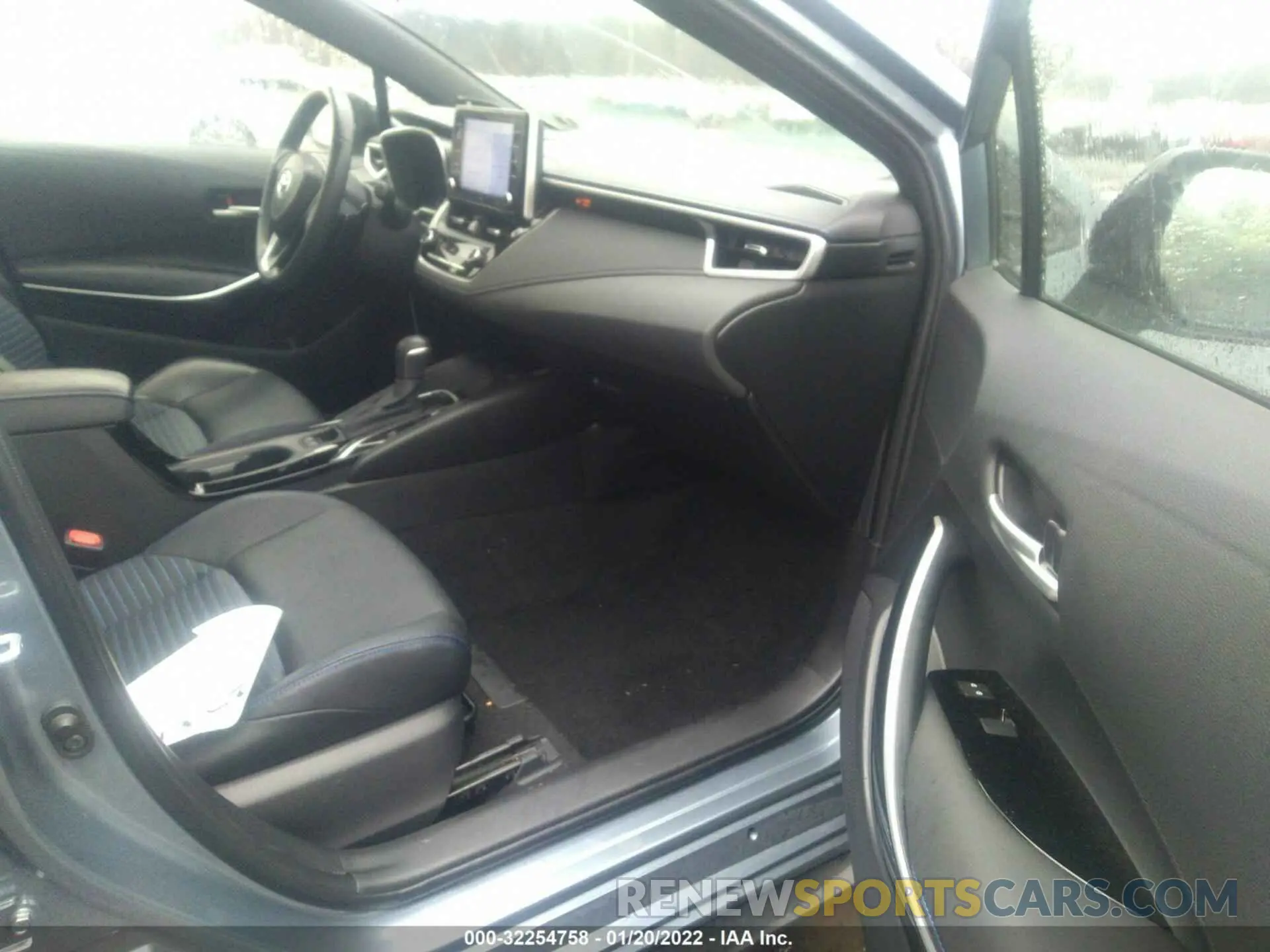 5 fotografías del automóvil dañado JTDT4RCE6LJ028171 TOYOTA COROLLA 2020
